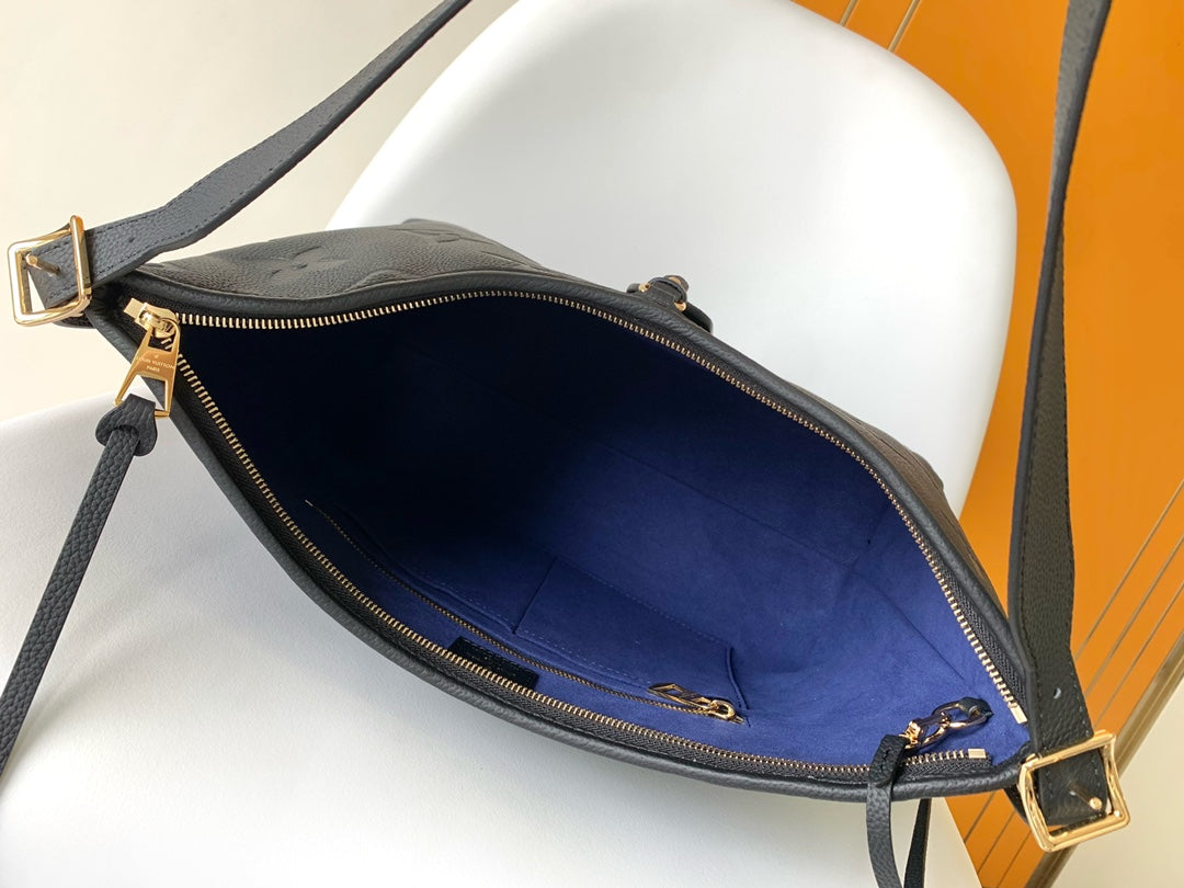 SAC FOURRE-TOUT MM 30 EN CUIR DE VACHE GRAINÉ NOIR