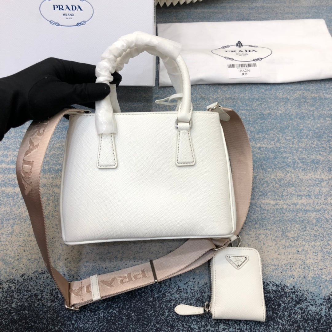 SAC PRA MINI 23 EN CUIR SAFFIANO BLANC
