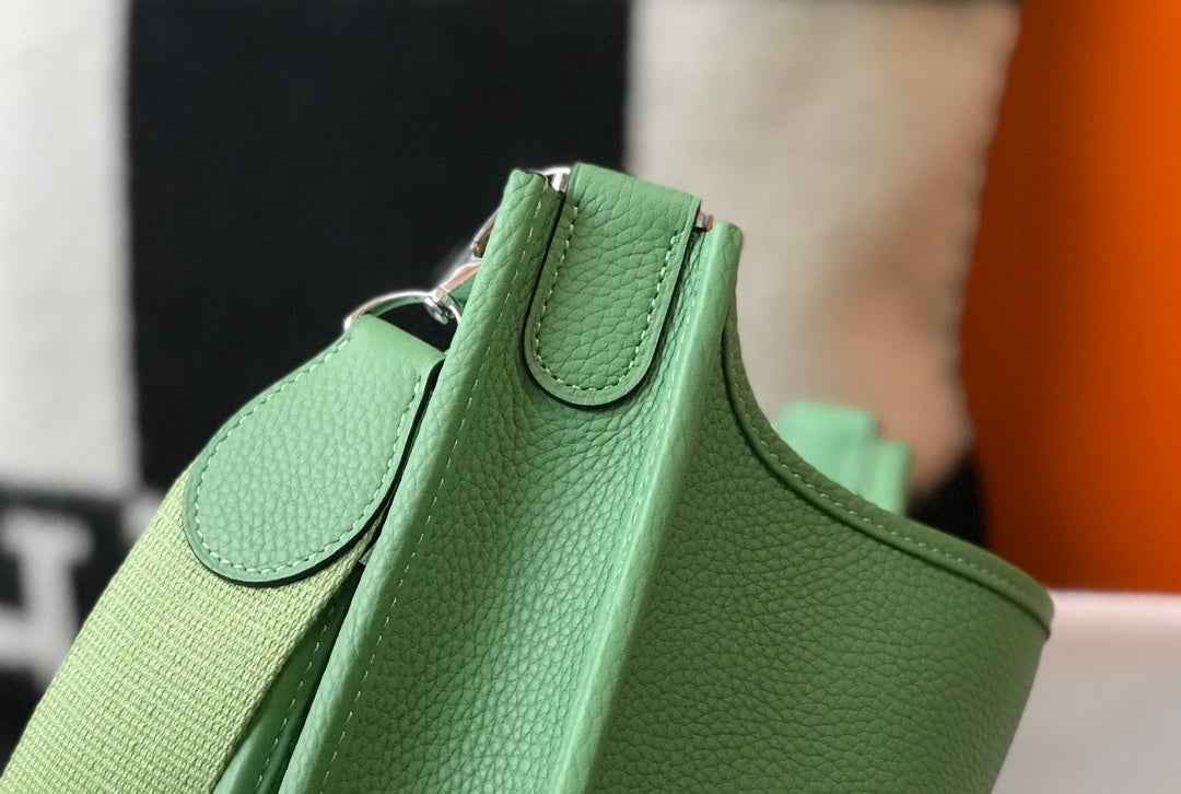 Evelyne 29cm Verde Togo Shw