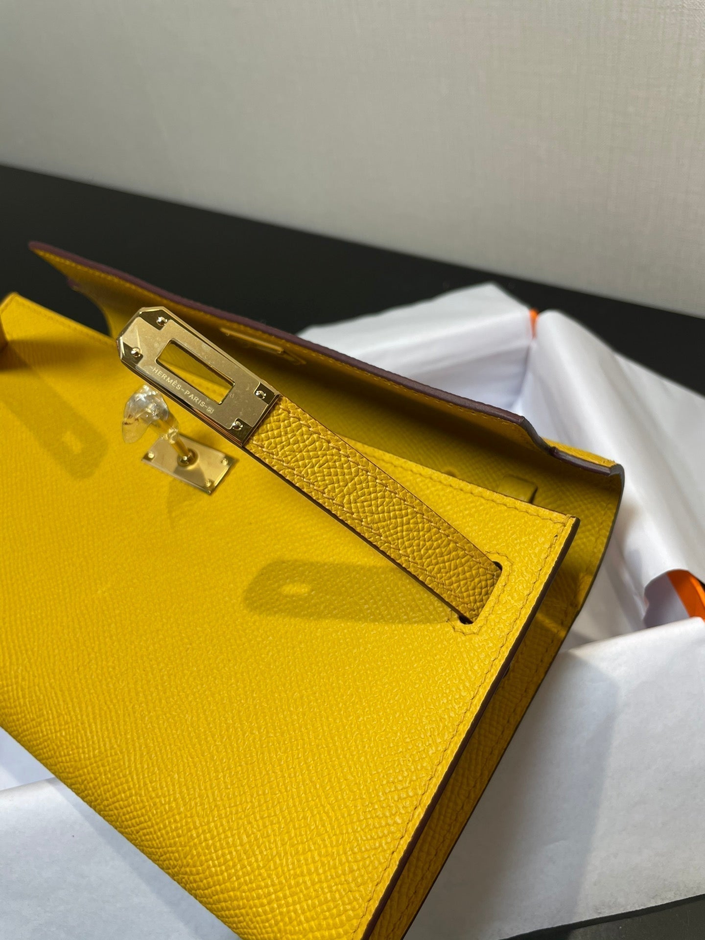 Kelly WOC 20.5 amarillo Epsom Gold Hardware