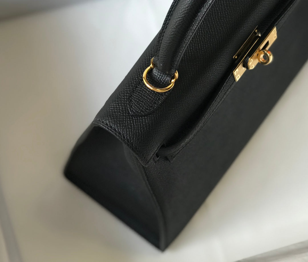 Hm Kelly 32 cm en cuir Epsom noir avec finitions dorées
