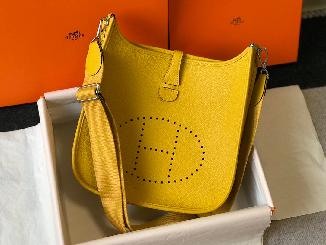 Evelyne 29cm Amarillo Oscuro Togo Shw