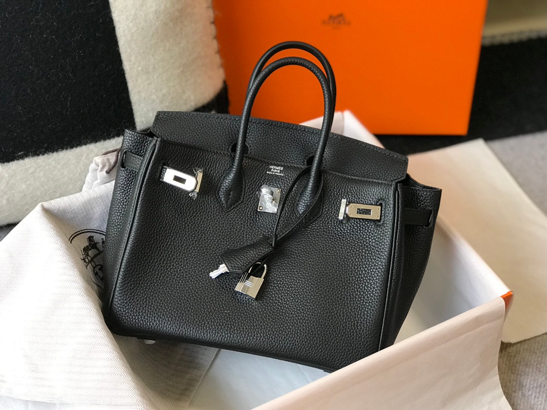 HM BIRKIN 30CM PIEL TOGO NEGRA Y HERRAJES PLATEADOS