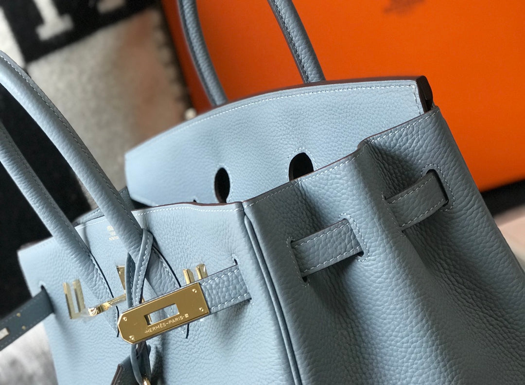 HM BIRKIN 35CM PIEL TOGO AZUL CIELO CON HERRAJES DORADOS