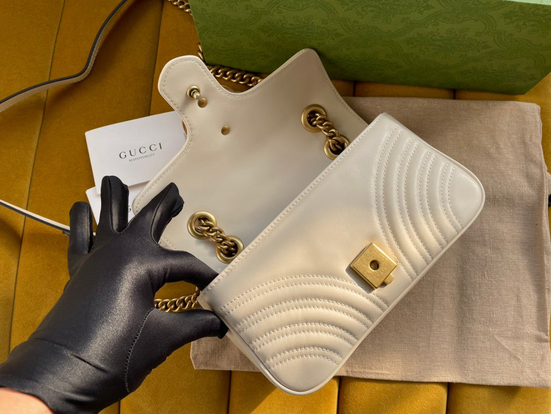 GG MARMONT MATELASS¨¦ SMALL 22 BAG WHITE CALFSKIN