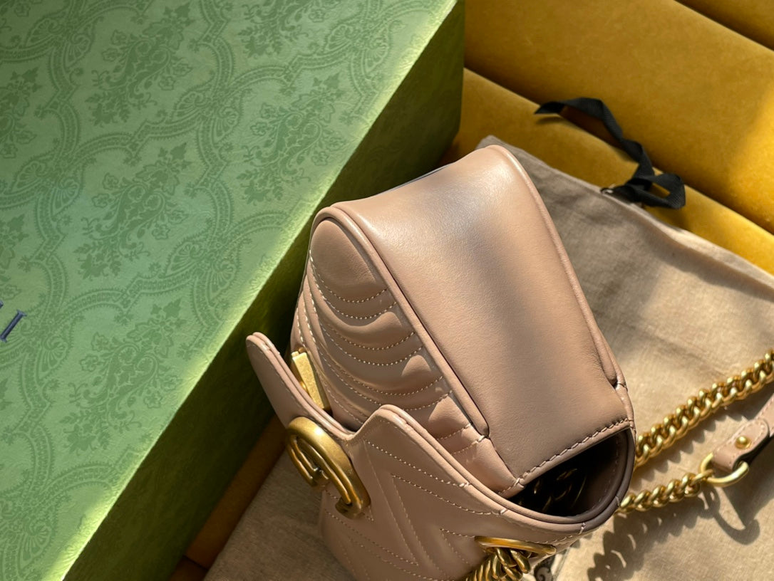 GG MARMONT MATELASS¨¦ SMALL 22 BAG BEIGE CALFSKIN