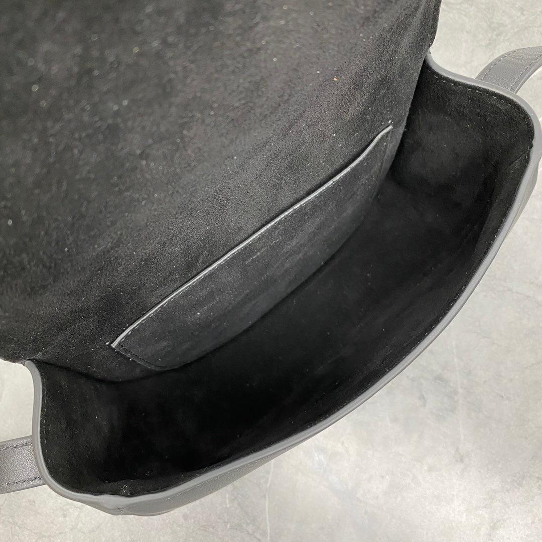 FOLCO CUIR TRIOMPHE 18 IN BLACK CALFSKIN