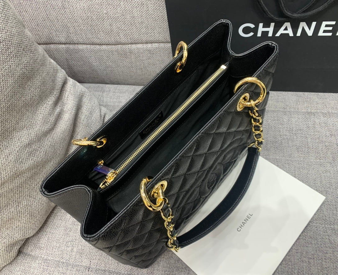 BOLSA DE COMPRAS CC GRAND 34 CM NEGRO CAVIAR DORADO HARDWARE