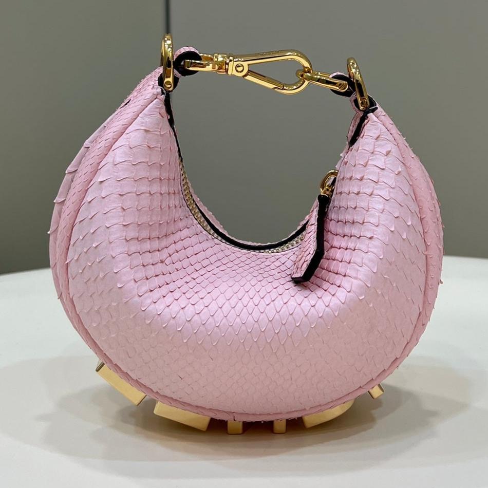 BOLSO FENDIGRAPHY MINI 16 EN PIEL DE BECERRO ROSA CLARO CON HERRAJES DORADOS