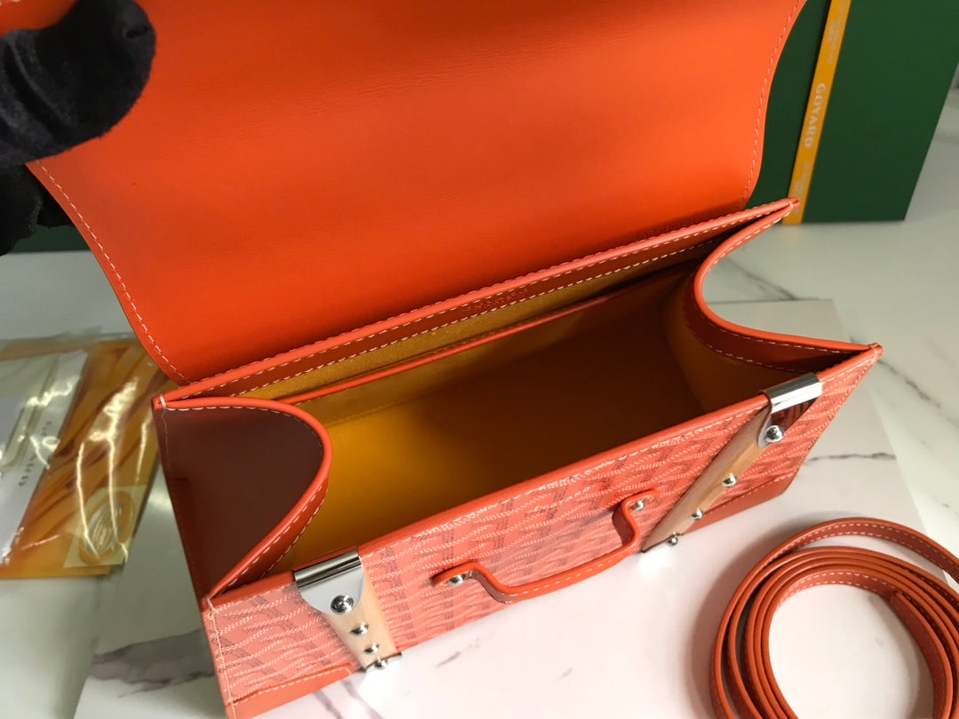 SA?GON PM BAG 28 IN RED ORANGE GOYARDINE CANVAS AND CALFSKIN