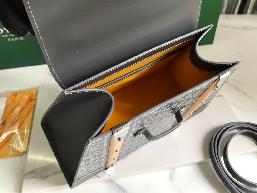 SAC SA?GON PM 28 EN TOILE GOYARDINE GRISE ET CUIR DE VEAU