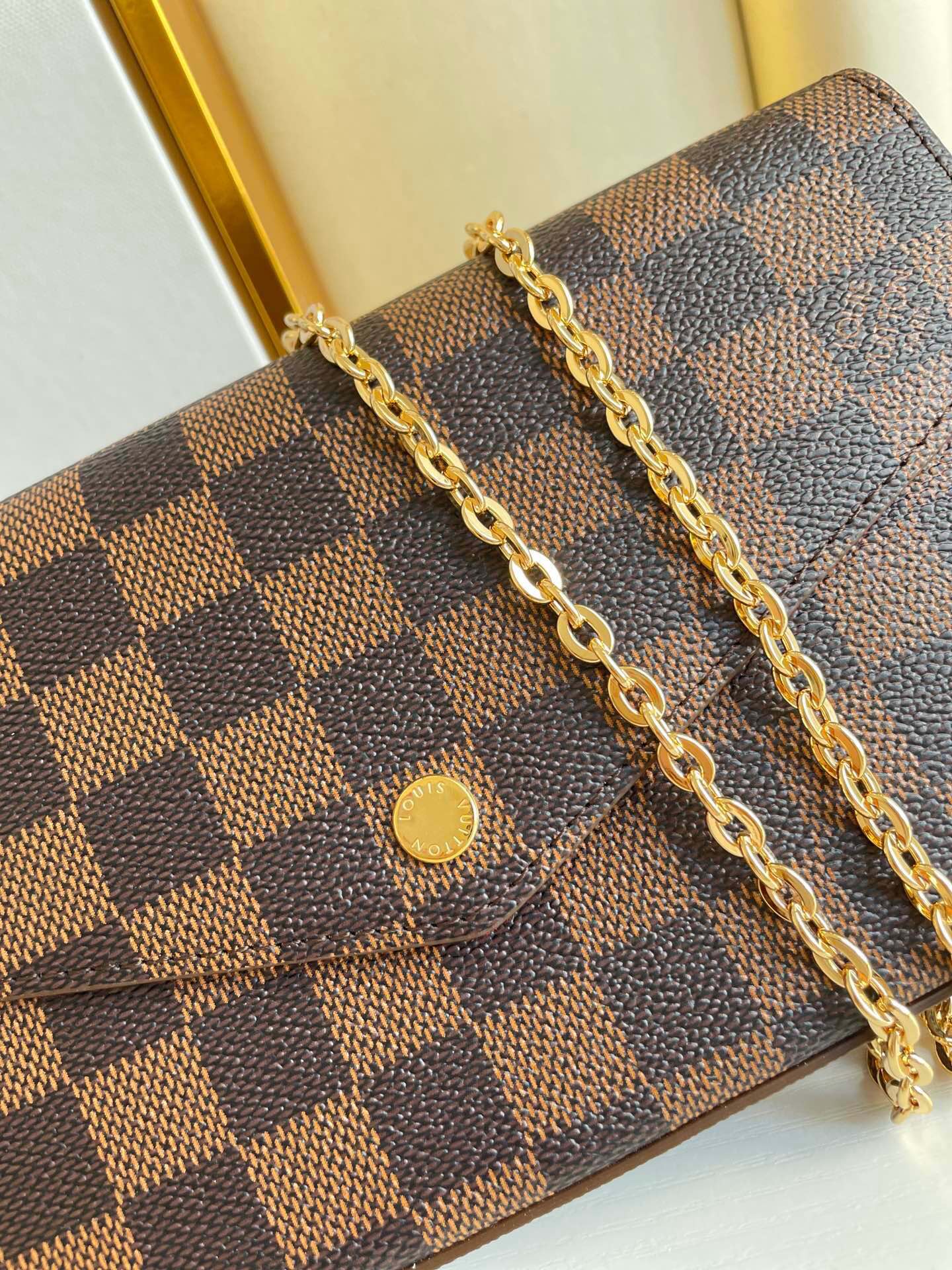 F¨¦LICIE POCHETTE 21 EN TOILE ENDUIT DAMIER EBENE MARRON QUINCAILLERIE OR