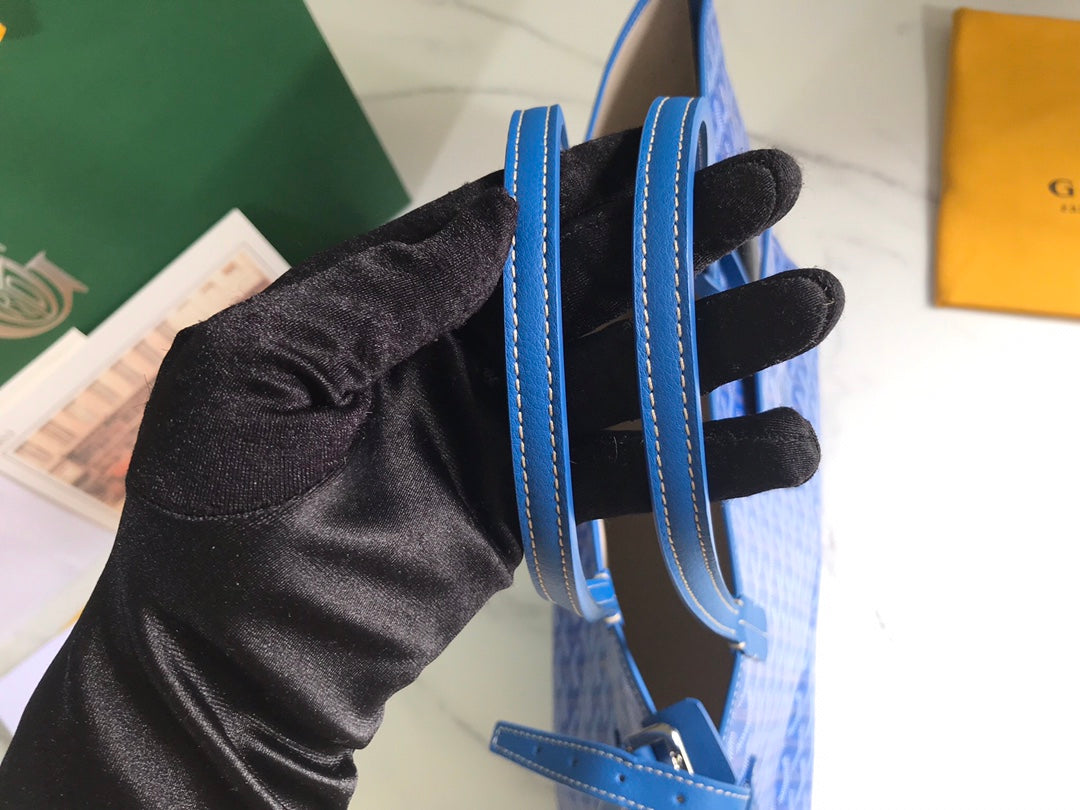 SAC CHIEN GRIS 33 EN TOILE GOYARDINE BLEU SAPHIR ET GARNITURES EN CUIR DE VEAU BRUN