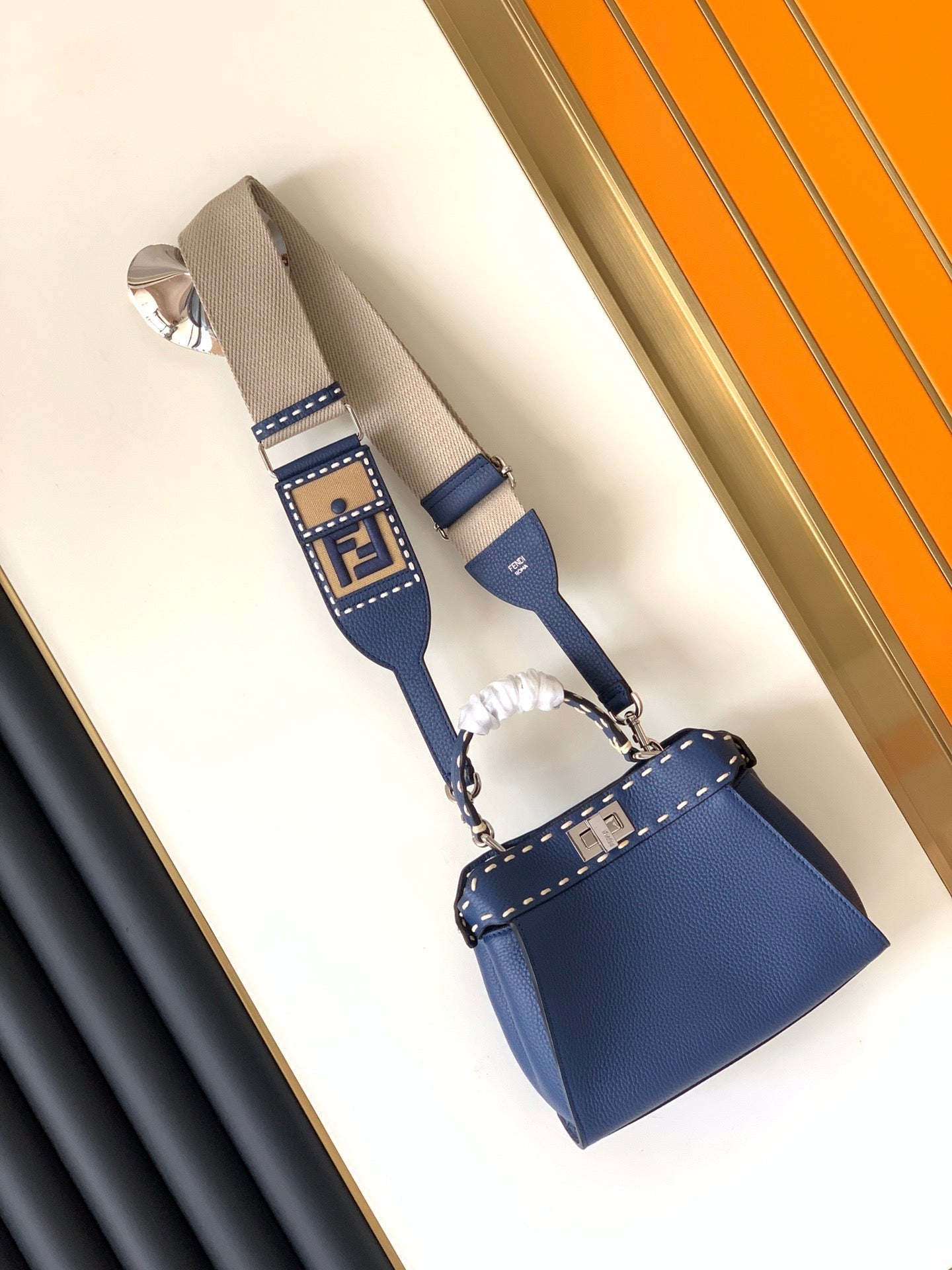 Bolso Peekaboo Mini Selleria 23cm de piel azul con 220 puntadas cosidas a mano