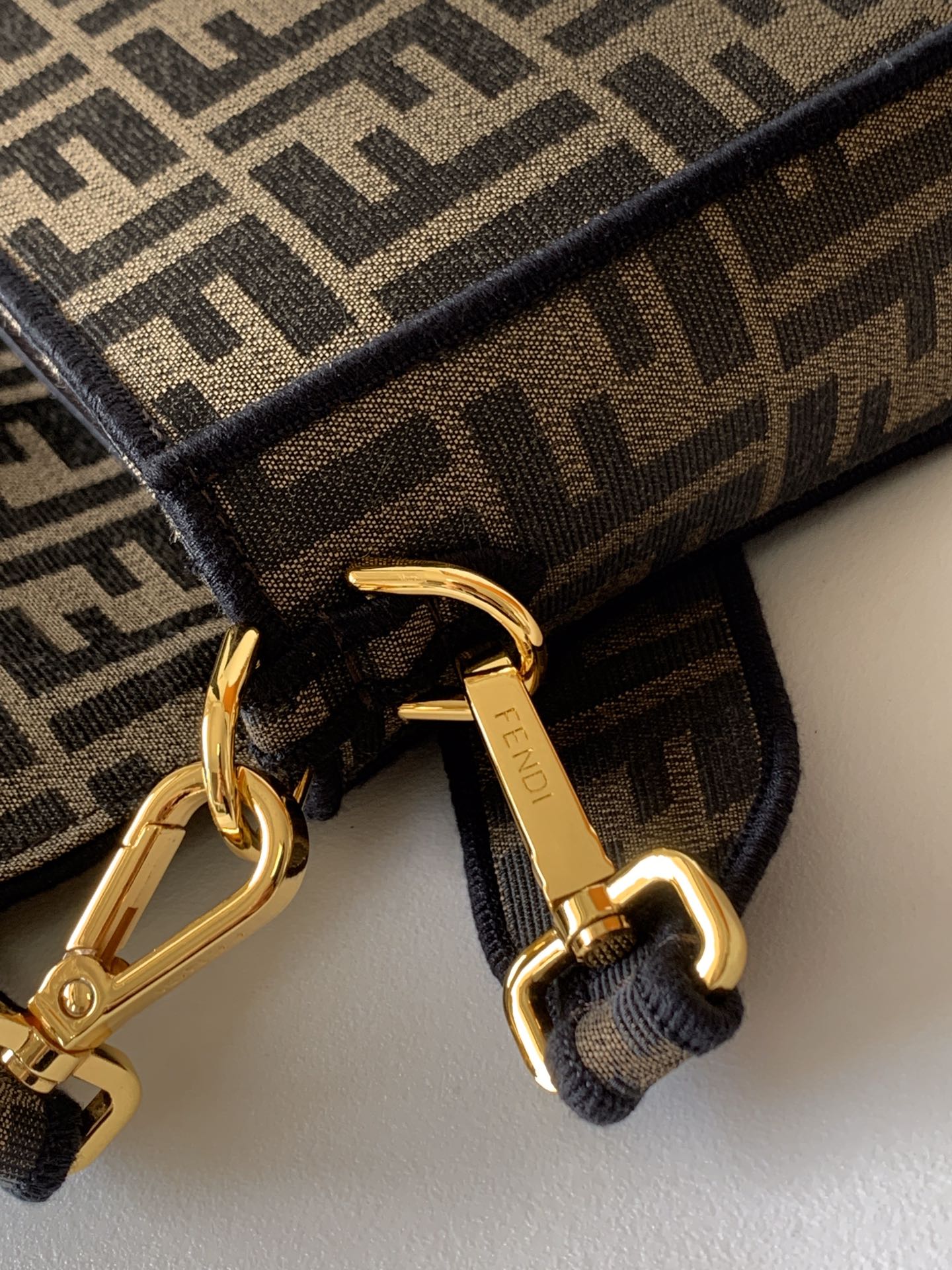 Bolso Fend Baguette 27 de tela jacquard marrón FF Ghw