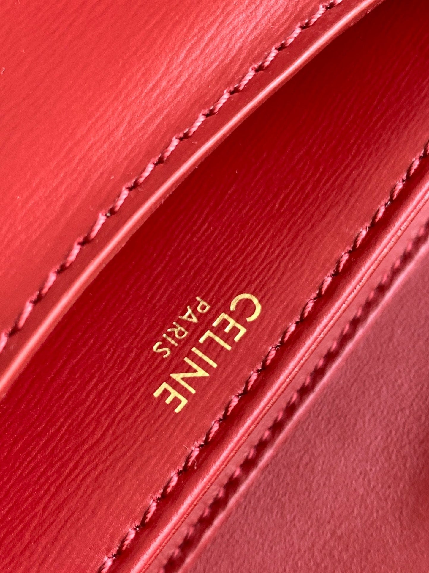 Teen Besace Triomphe 18.5 en piel de becerro rojo oscuro con cadena