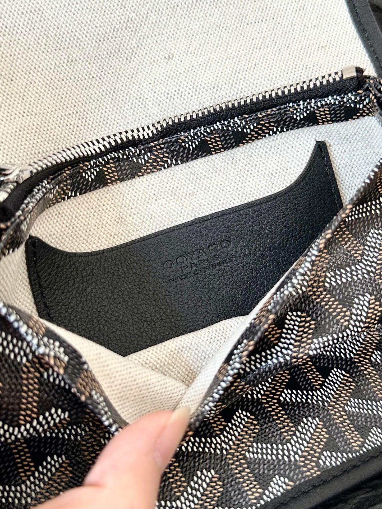 PLUMET POCKET WALLET 20 IN BLACK GOYARDINE CANVAS AND LAMBSKIN TRIM