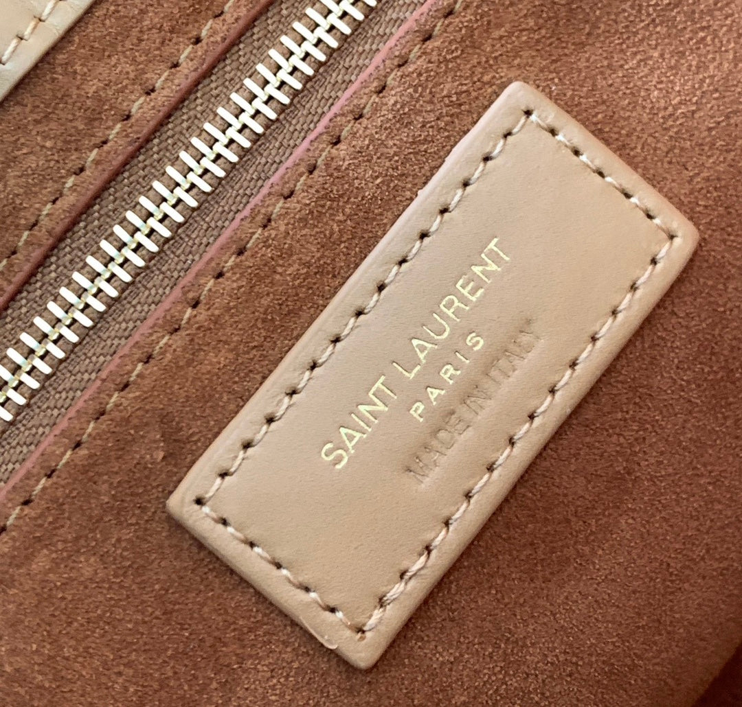 Le 5 a 7 24 Cuir d'agneau Beige Ghw