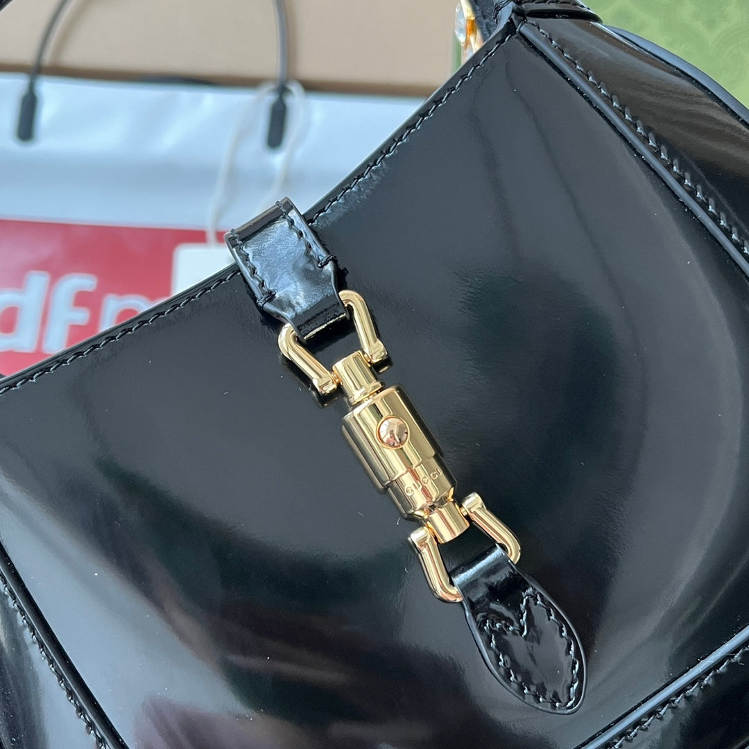 gg jackie mini 19cm piel de becerro negra con cadena