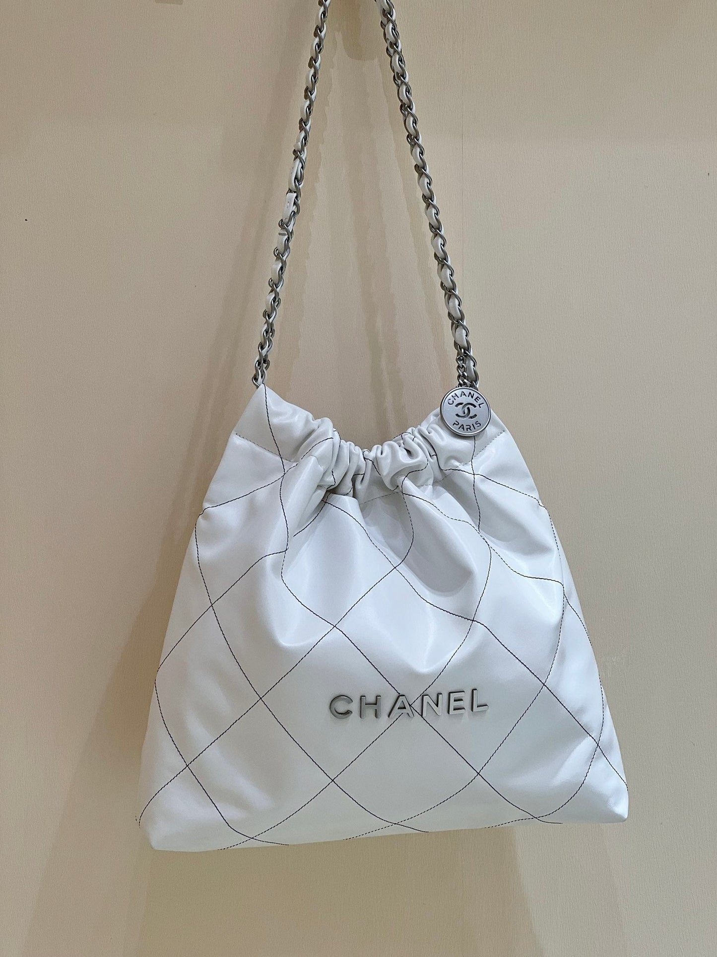 CC 22 Hobo Blanco Negro Piel de becerro Herrajes plateados