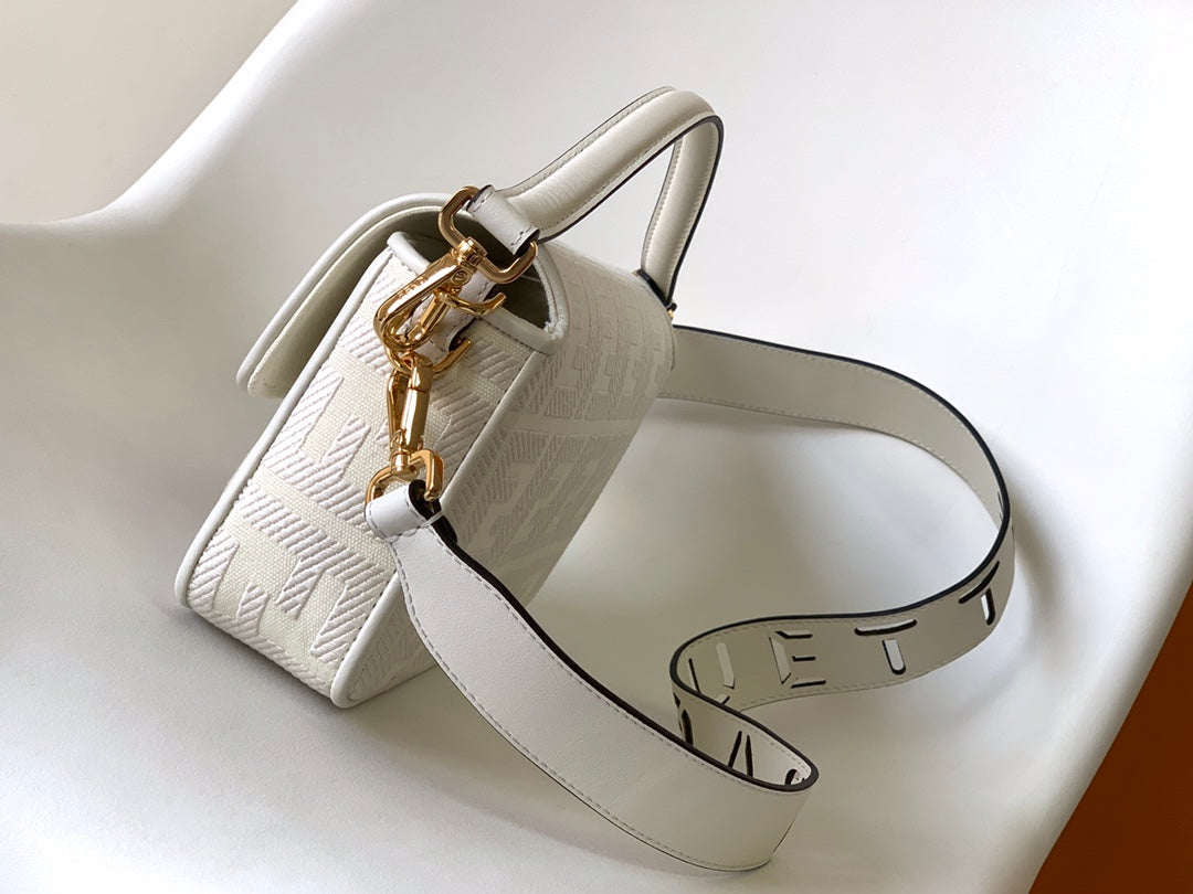 Bolso Fend Baguette de lona blanca 27 con bordado FF Ghw