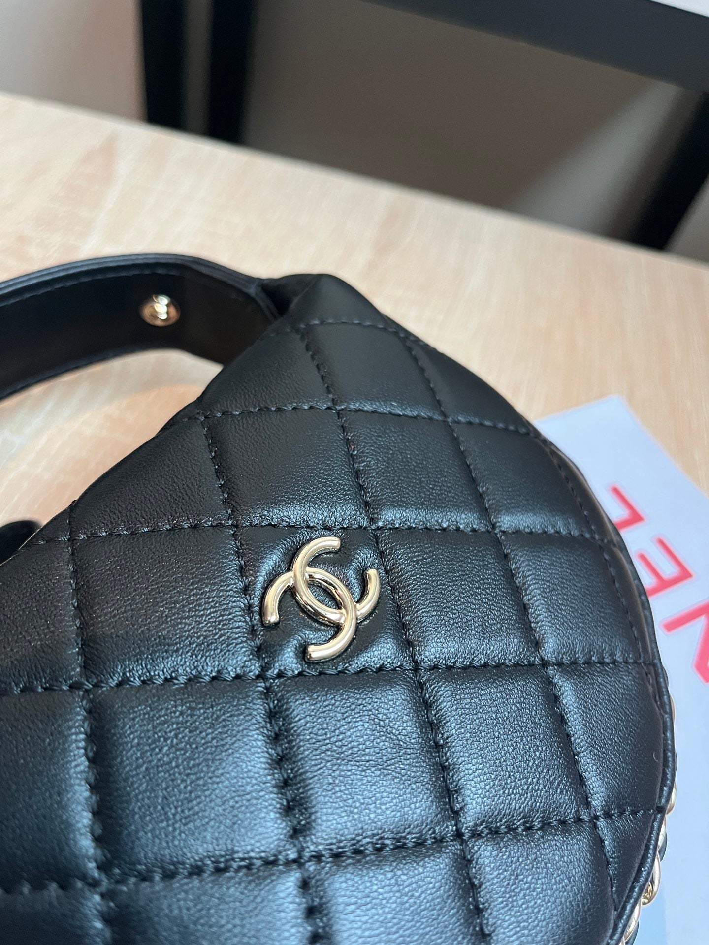 MINI SAC HOBO 16 EN CUIR D'AGNEAU NOIR