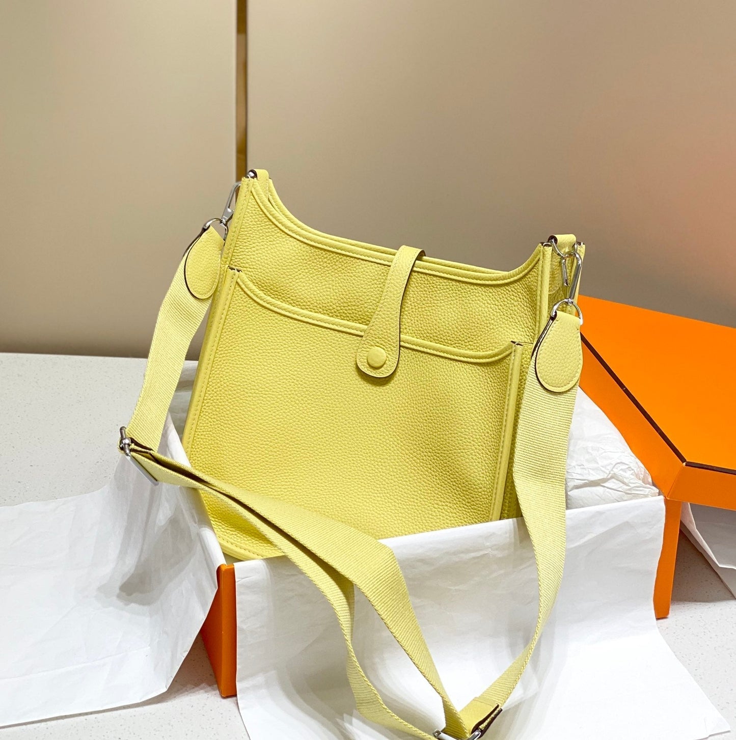 Evelyne 29cm Amarillo Togo Shw