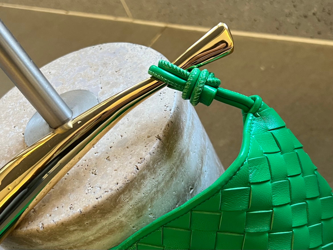 SARDINA 33 CON CADENA EN PIEL DE CORDERO VERDE TRÉBOL