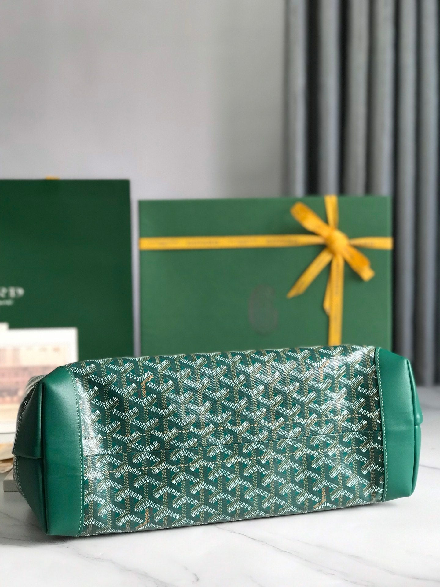 BOLSO BELLECHASSE BIAUDE PM 36 EN LONA GOYARDINE VERDE Y RIBETE DE PIEL DE BECERRO