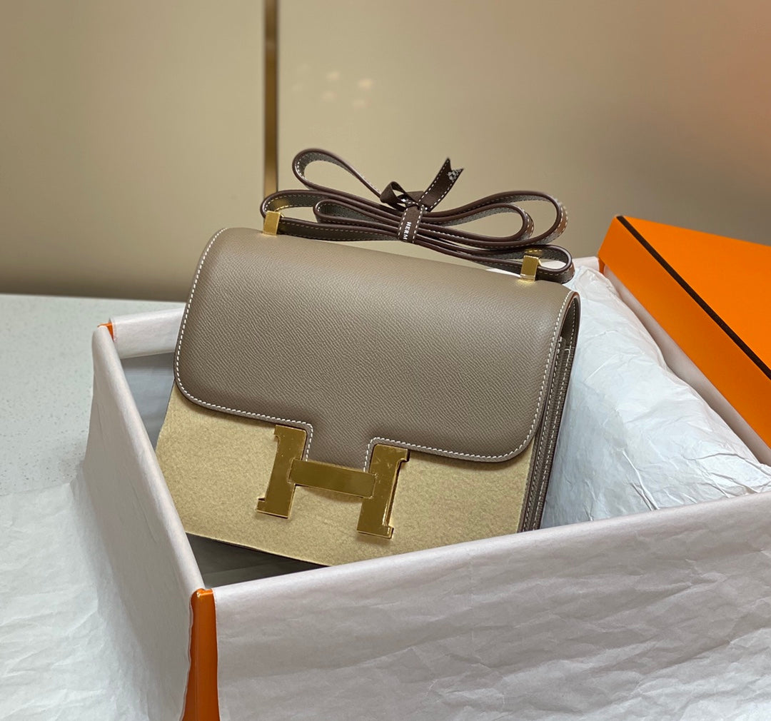 Constance 24 Etoupe Epsom Cuero Herrajes Dorados