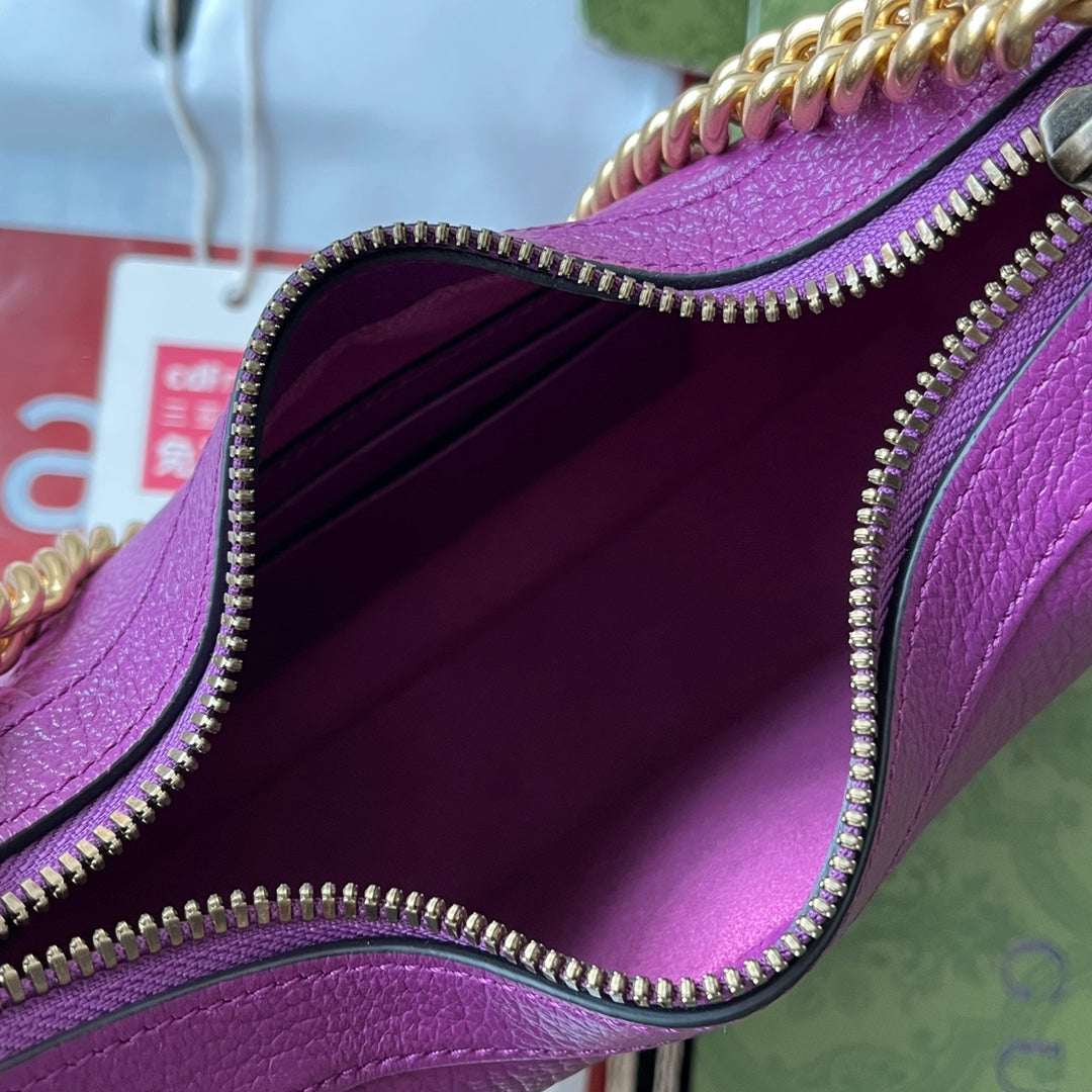 BOLSO DE HOMBRO 25 EN PIEL DE BECERRO VIOLETA CON HERRAJES DORADOS