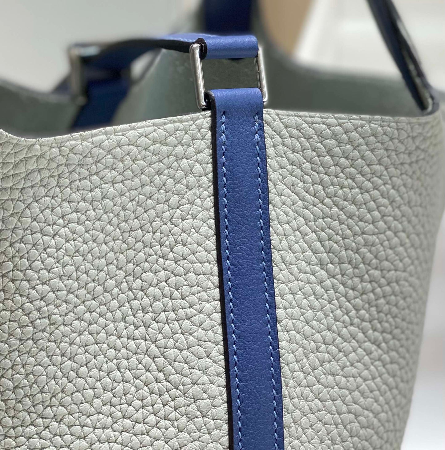 Cerradura picotin 18 blanca azul togo shw