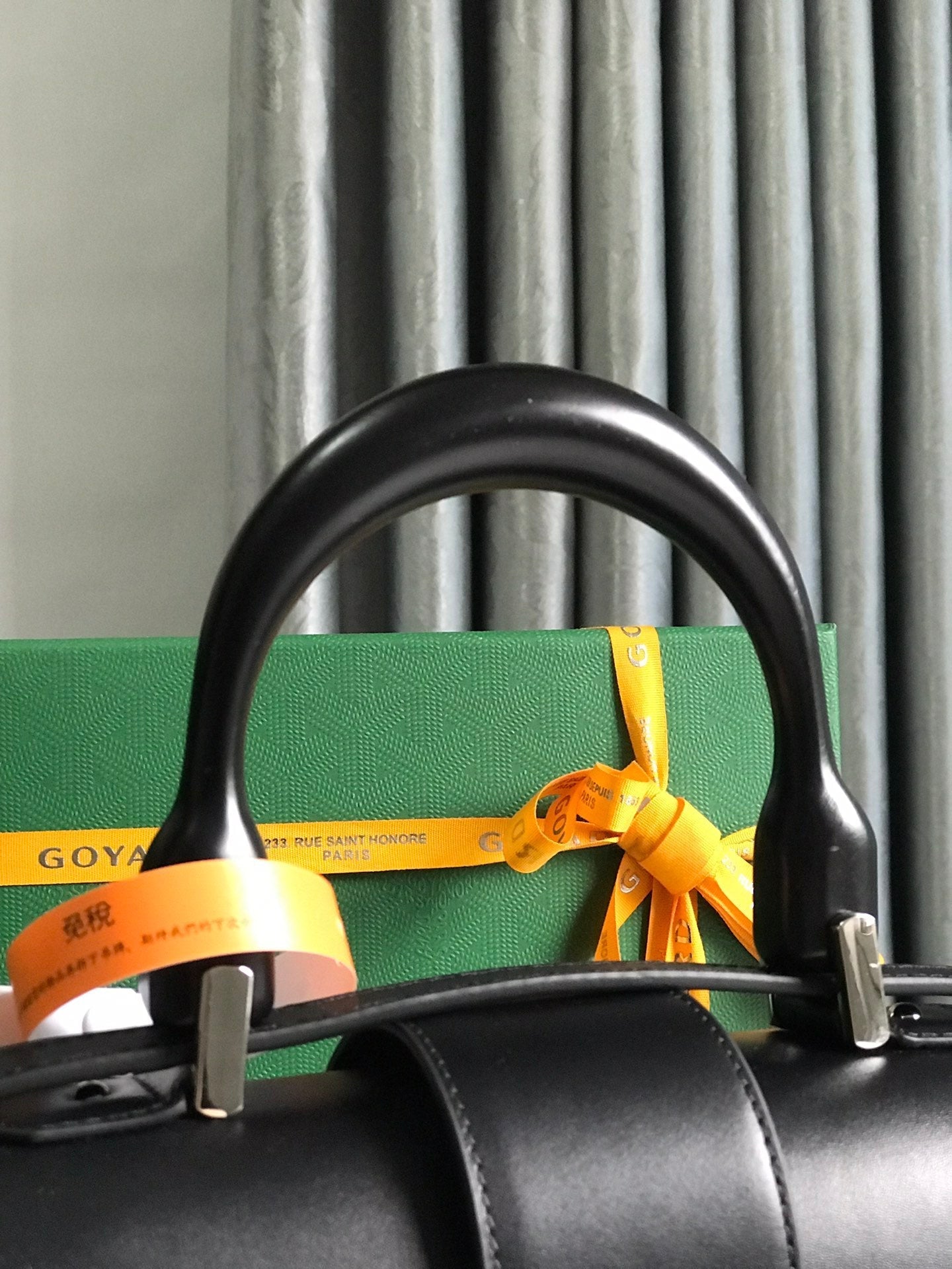 SA?GON PM BAG 28 IN BLACK GOYARDINE CANVAS AND CALFSKIN