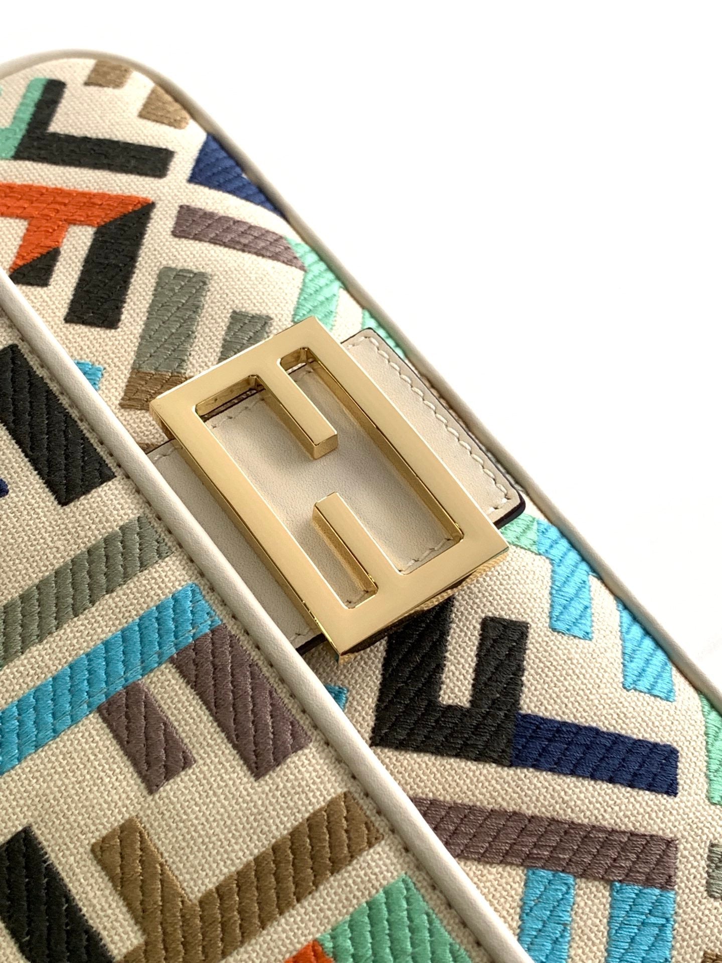 Bolso Fend Baguette de lona blanca y multicolor 27 con bordado FF Ghw