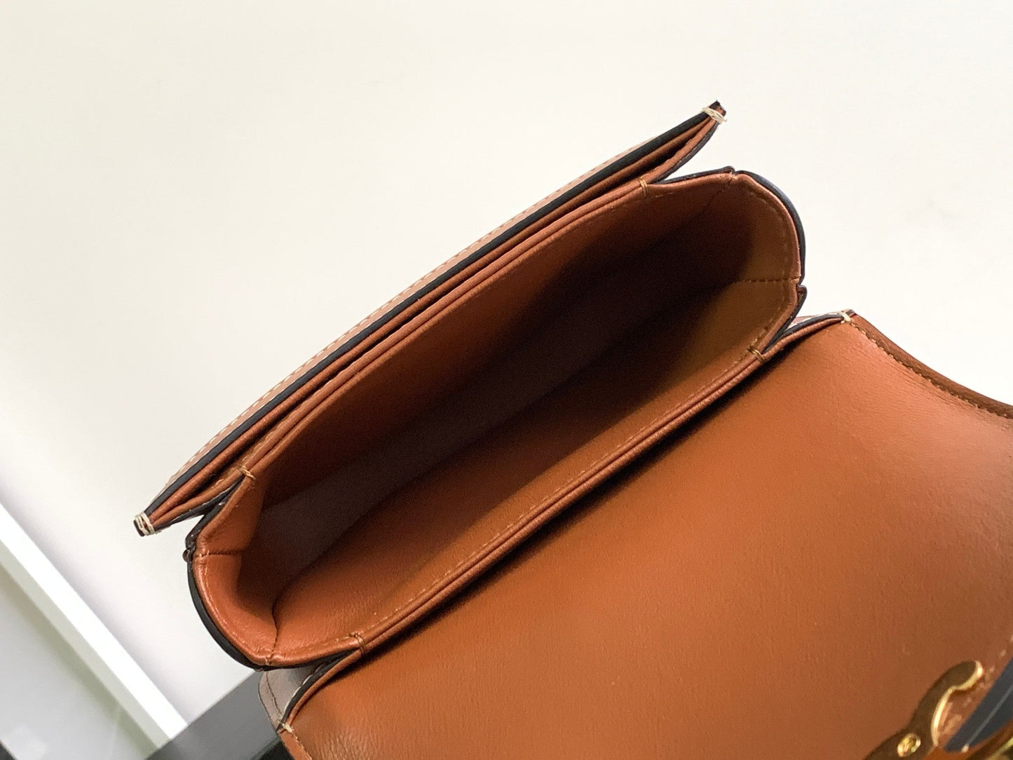 CADENA ADOLESCENTE BESACE TRIOMPHE 15,5 CM TEXTIL Y PIEL DE BECERRO TAN