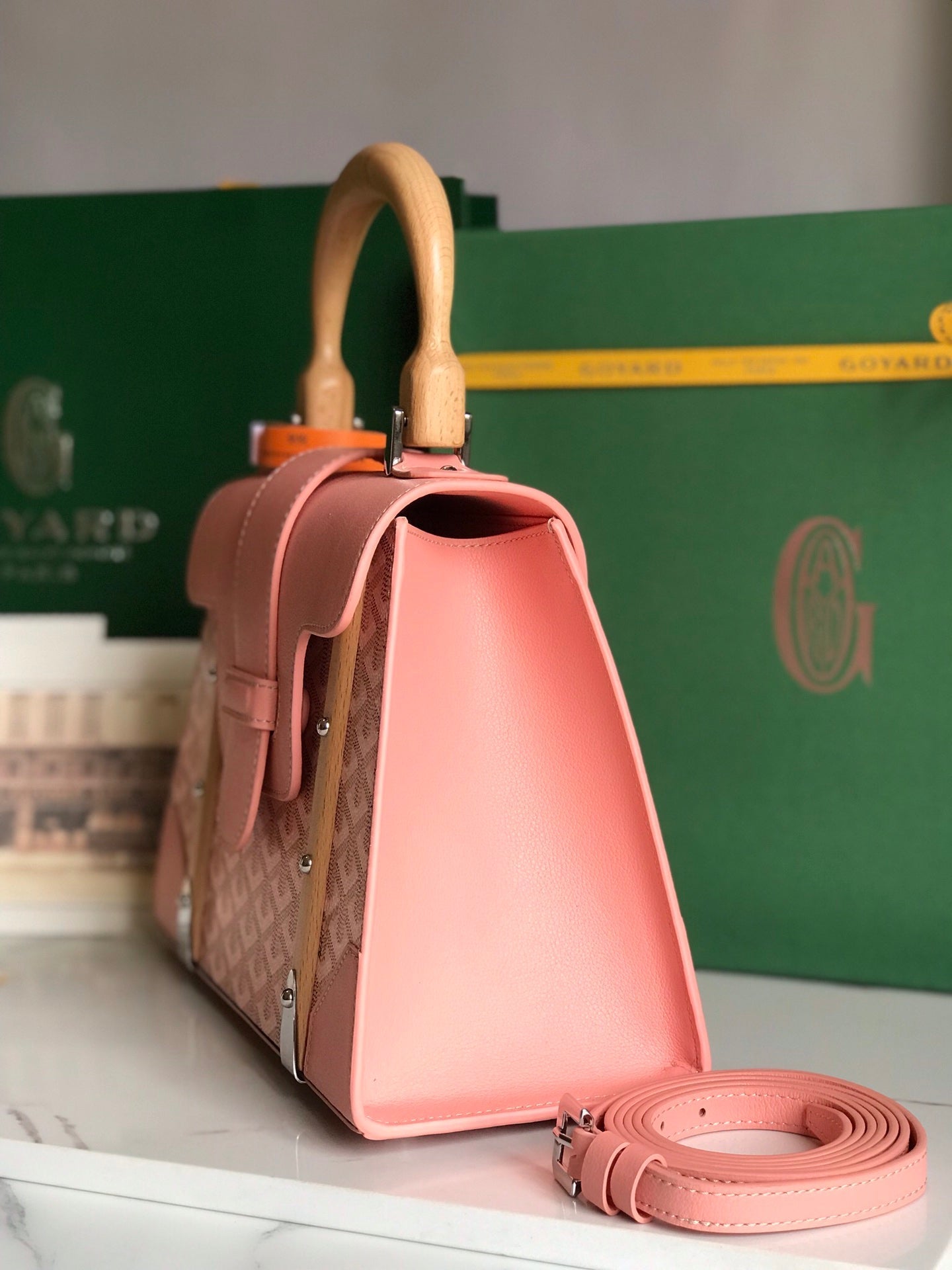 BOLSO SA?GON PM 28 EN LONA GOYARDINE ROSA BEBÉ Y PIEL DE BECERRO