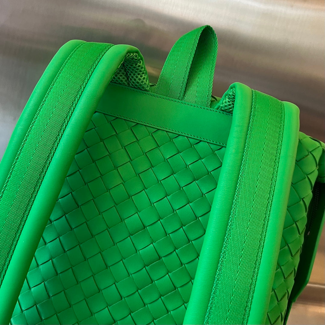 SAC À DOS 42 EN CUIR DE VEAU VERT PERRUCHE