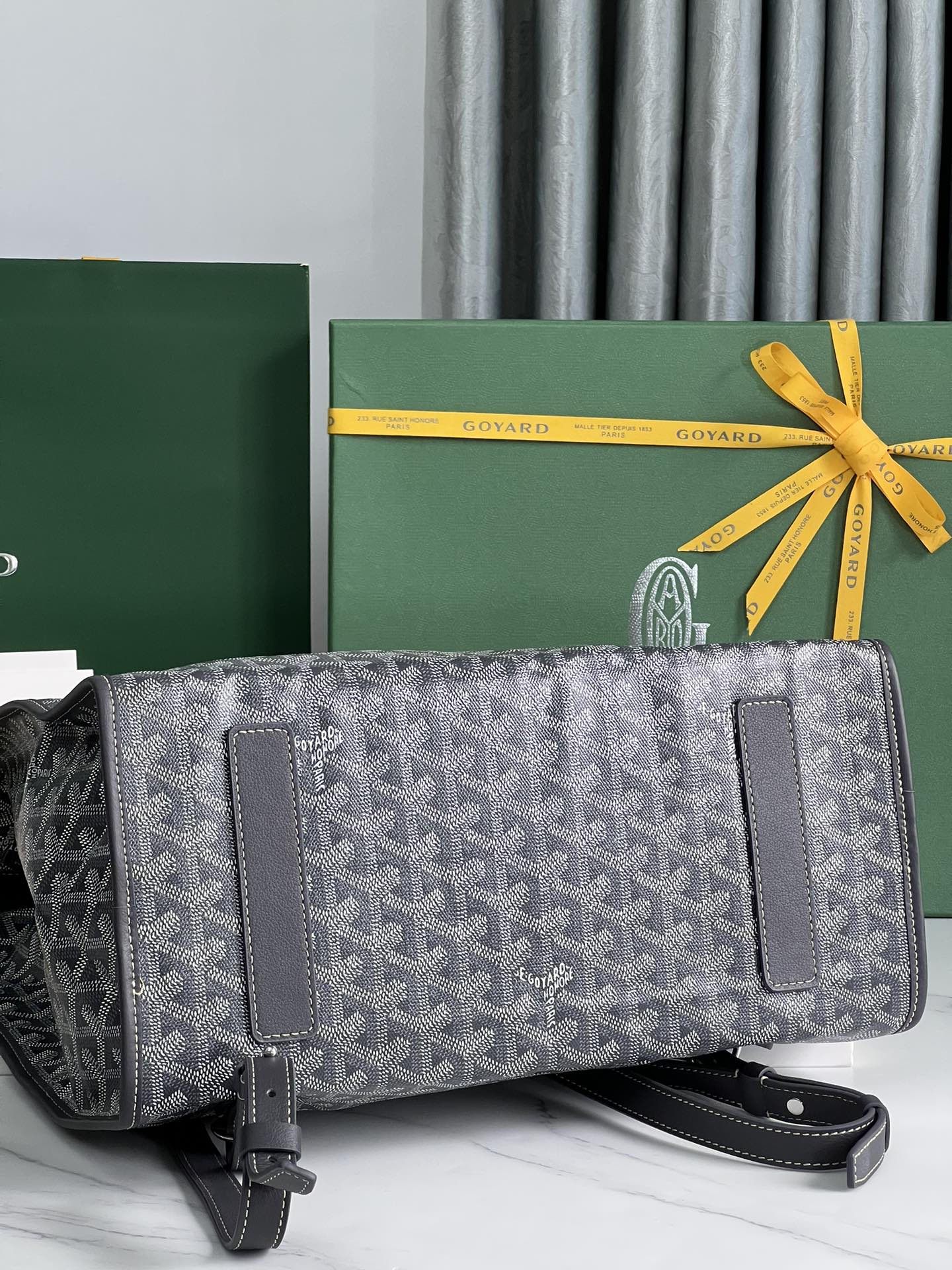 SAC À DOS SAINT L¨¦GER 35 EN TOILE GOYARDINE NOIRE ET CUIR DE VEAU AVEC PATCH CARTOON