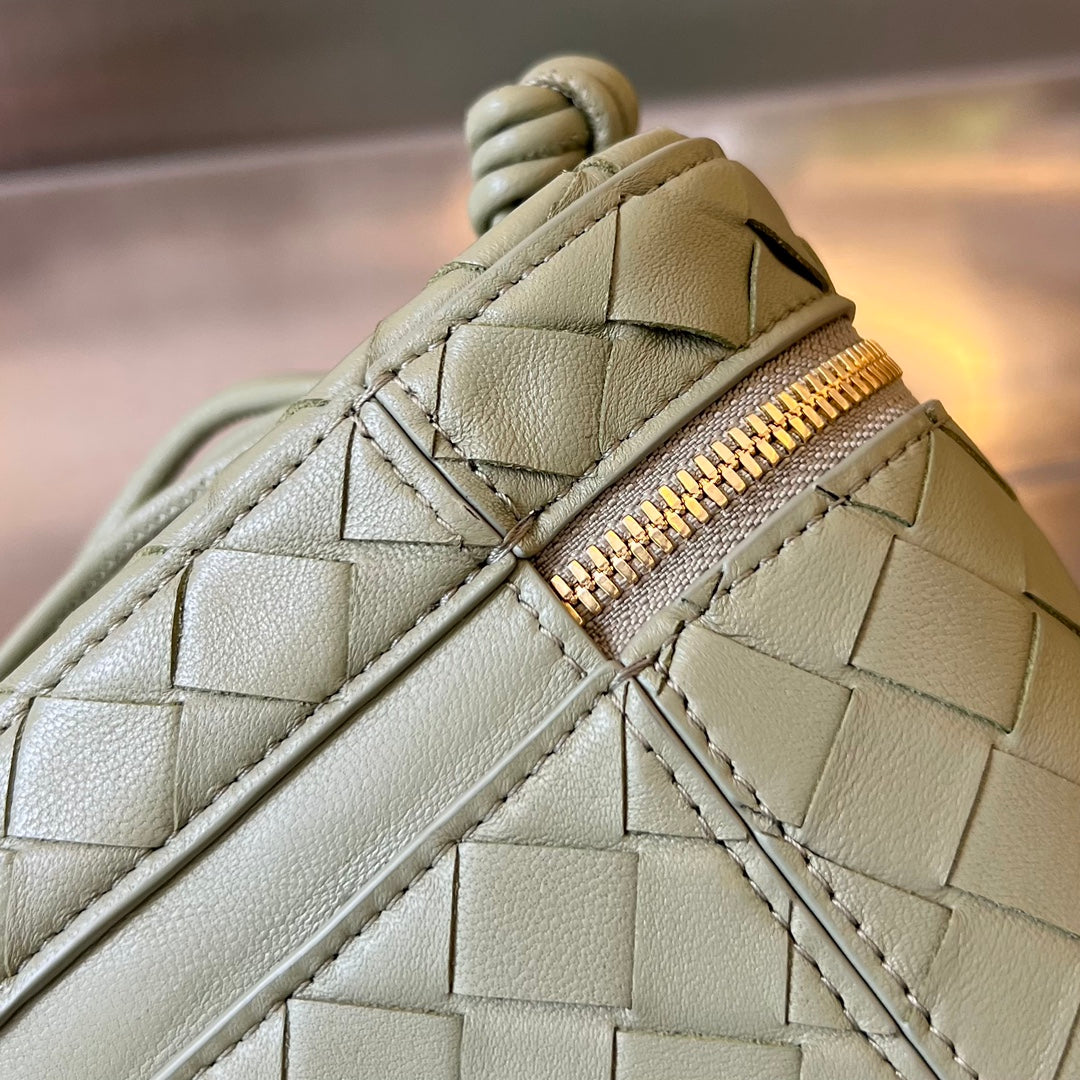 MINI VANITY CASE 18 EN CUIR D'AGNEAU VERT OLIVE