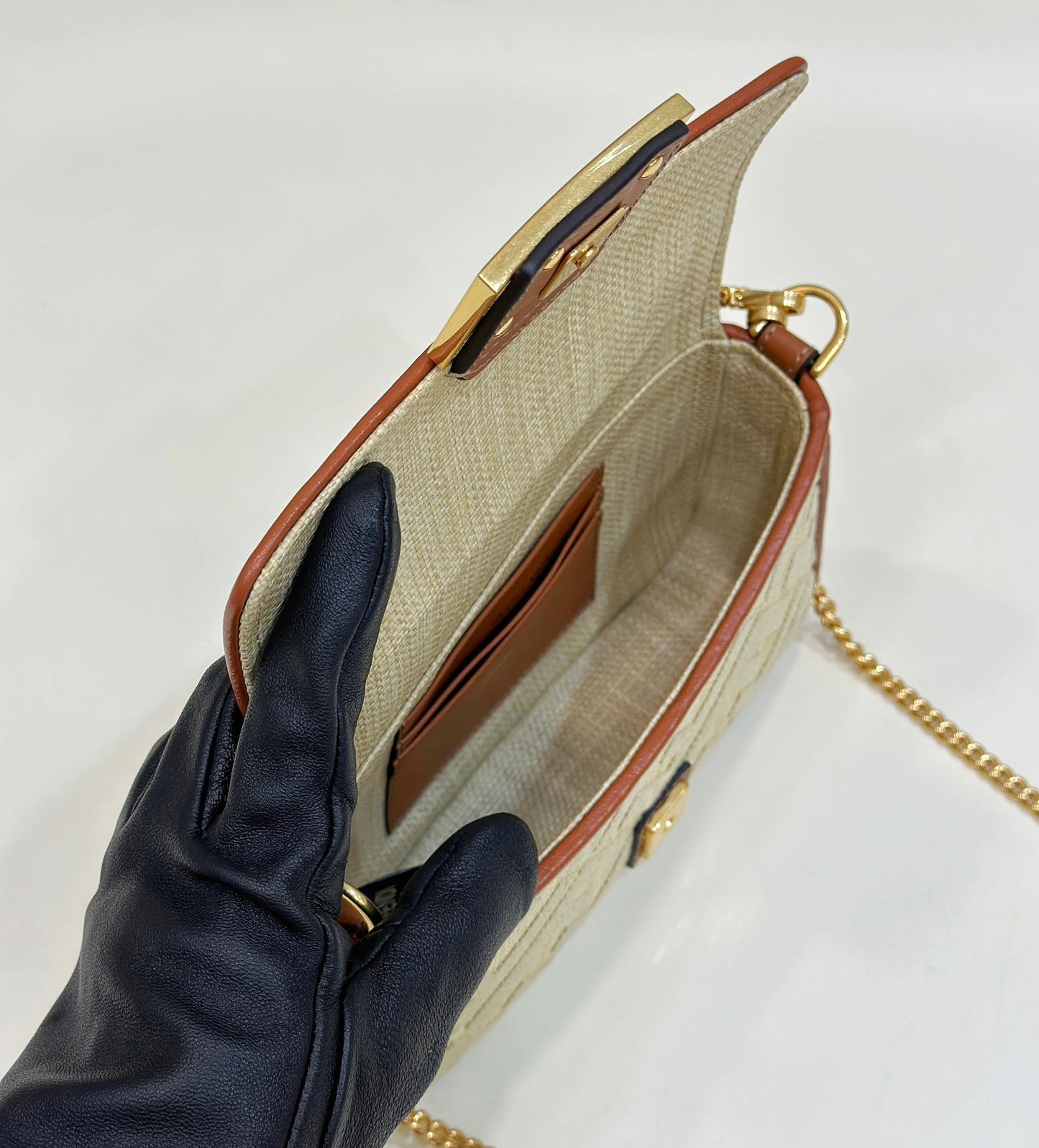 BOLSO BAGUETTE FENDI 19 DE LONA AMARILLA LINO CON HERRAJES DORADOS