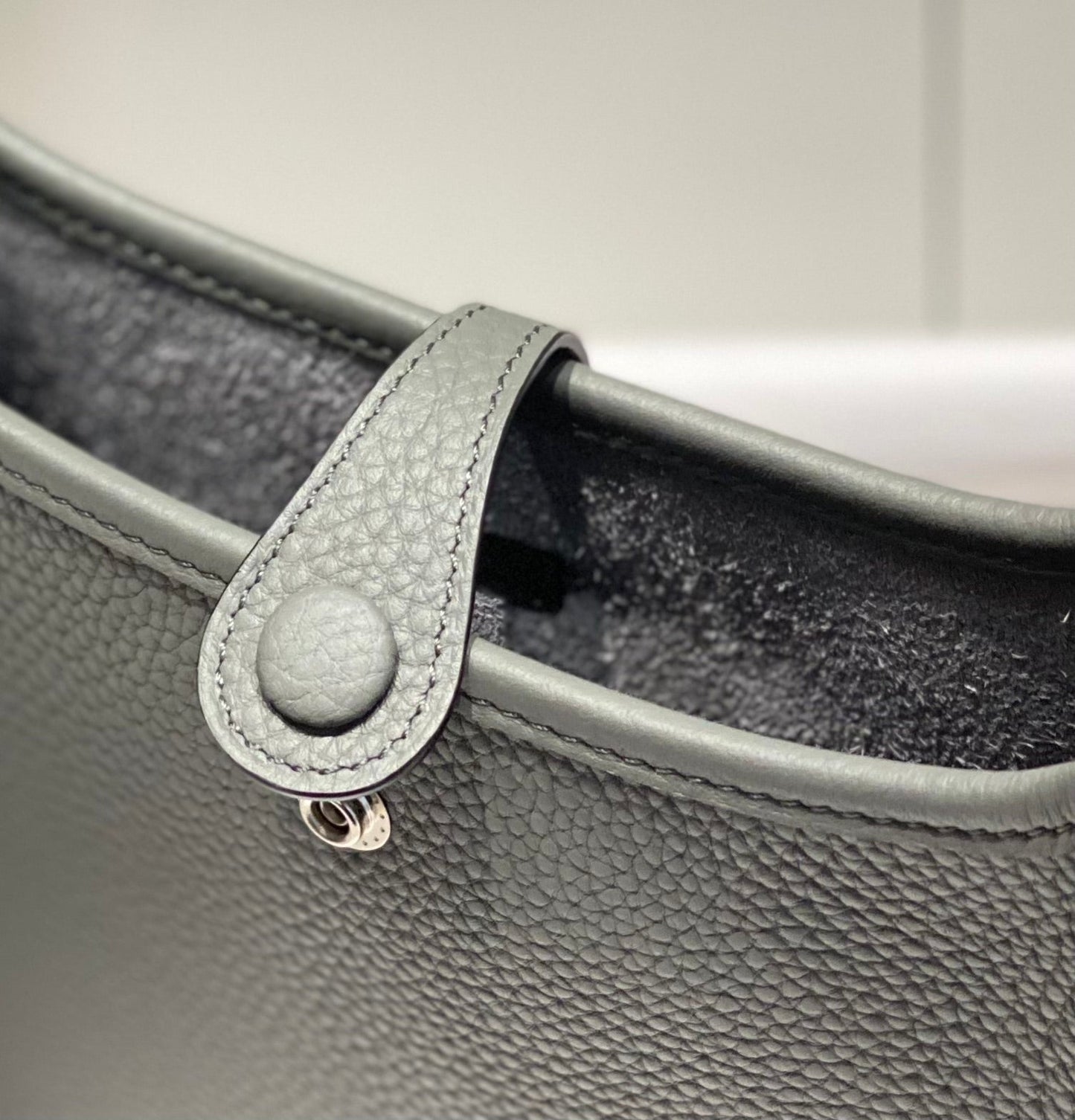 Mini Evelyne 18 cm Gris Fumé Togo Quincaillerie Argentée
