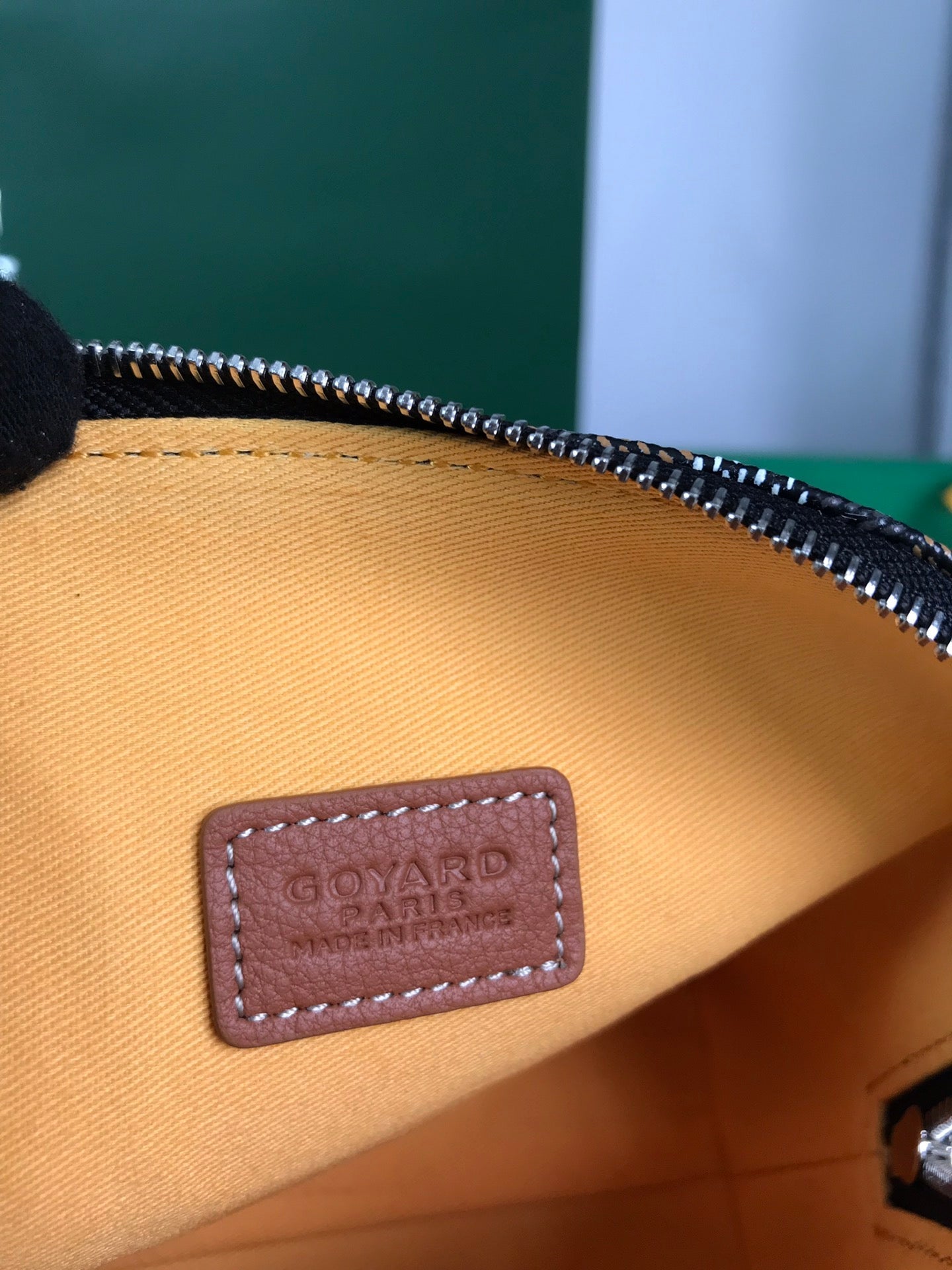 BOLSA DE COSMÉTICOS VEND?ME 17 EN LONA GOYARDINE NEGRA Y RIBETE DE PIEL DE BECERRO COLOR MARRÓN