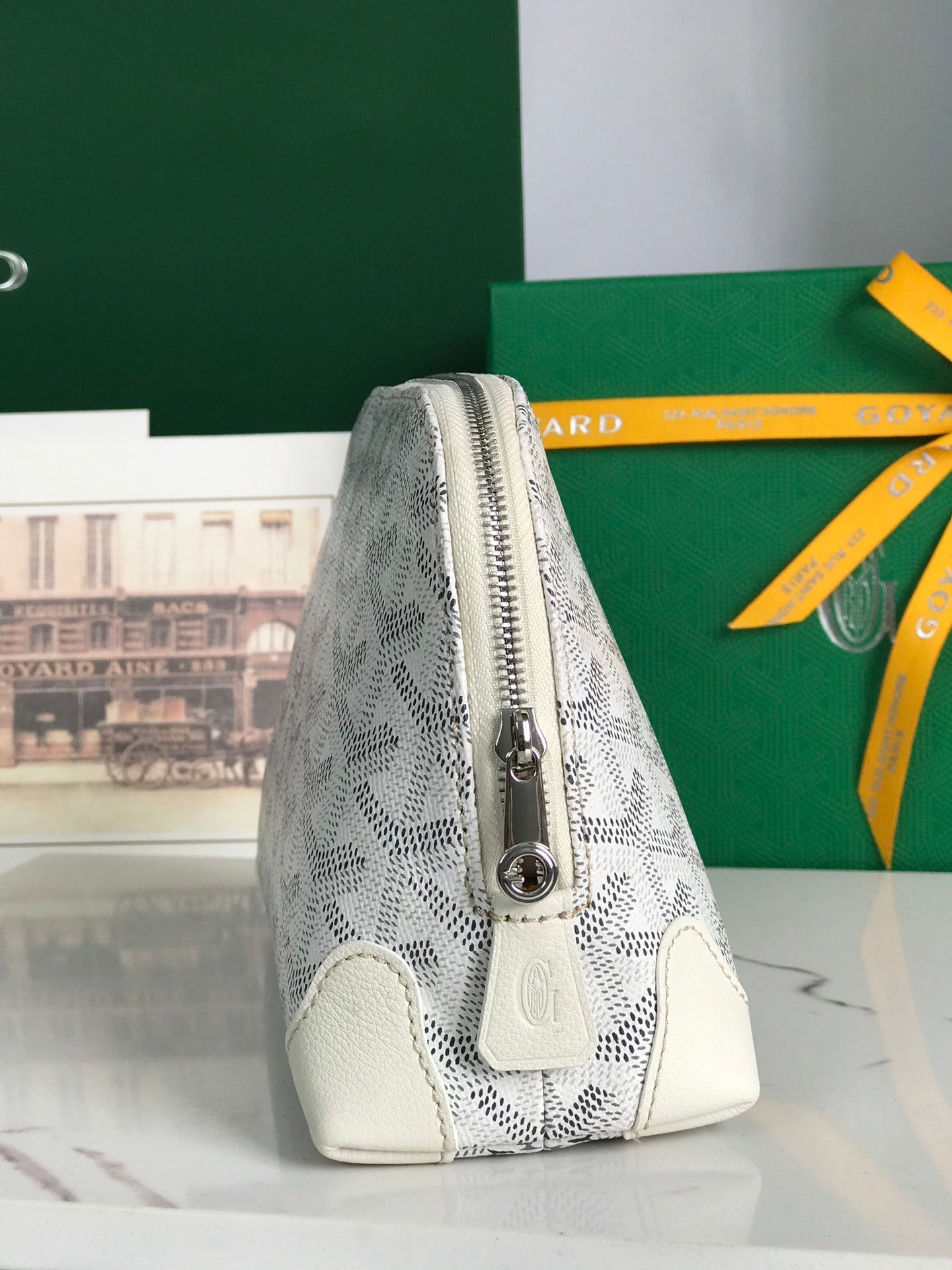 BOLSA DE COSMÉTICOS VEND?ME 17 EN LONA GOYARDINE BLANCA Y RIBETE DE PIEL DE BECERRO