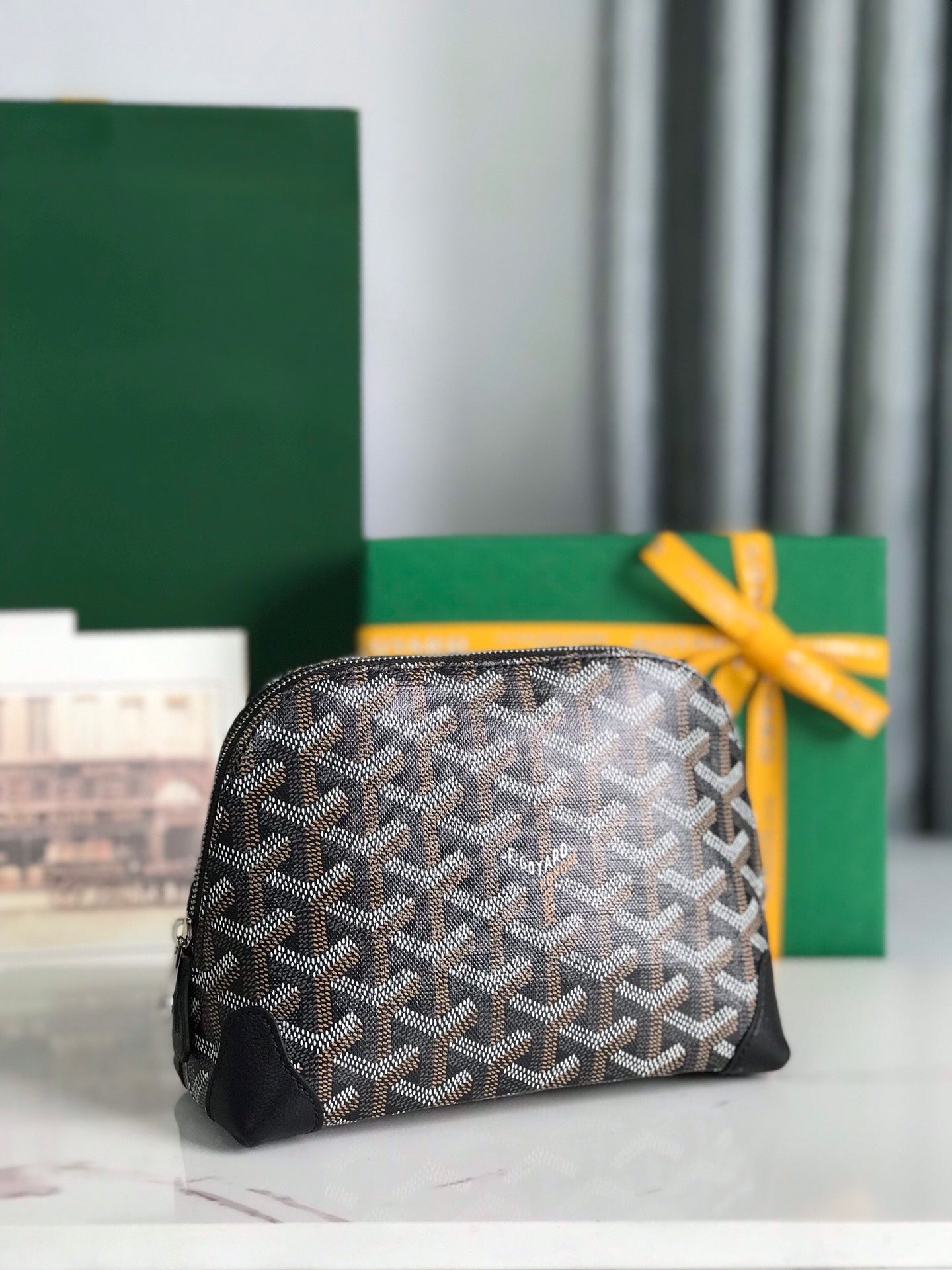 VEND?ME COSMETIC POUCH 17 IN BLACK GOYARDINE CANVAS AND CALFSKIN TRIM