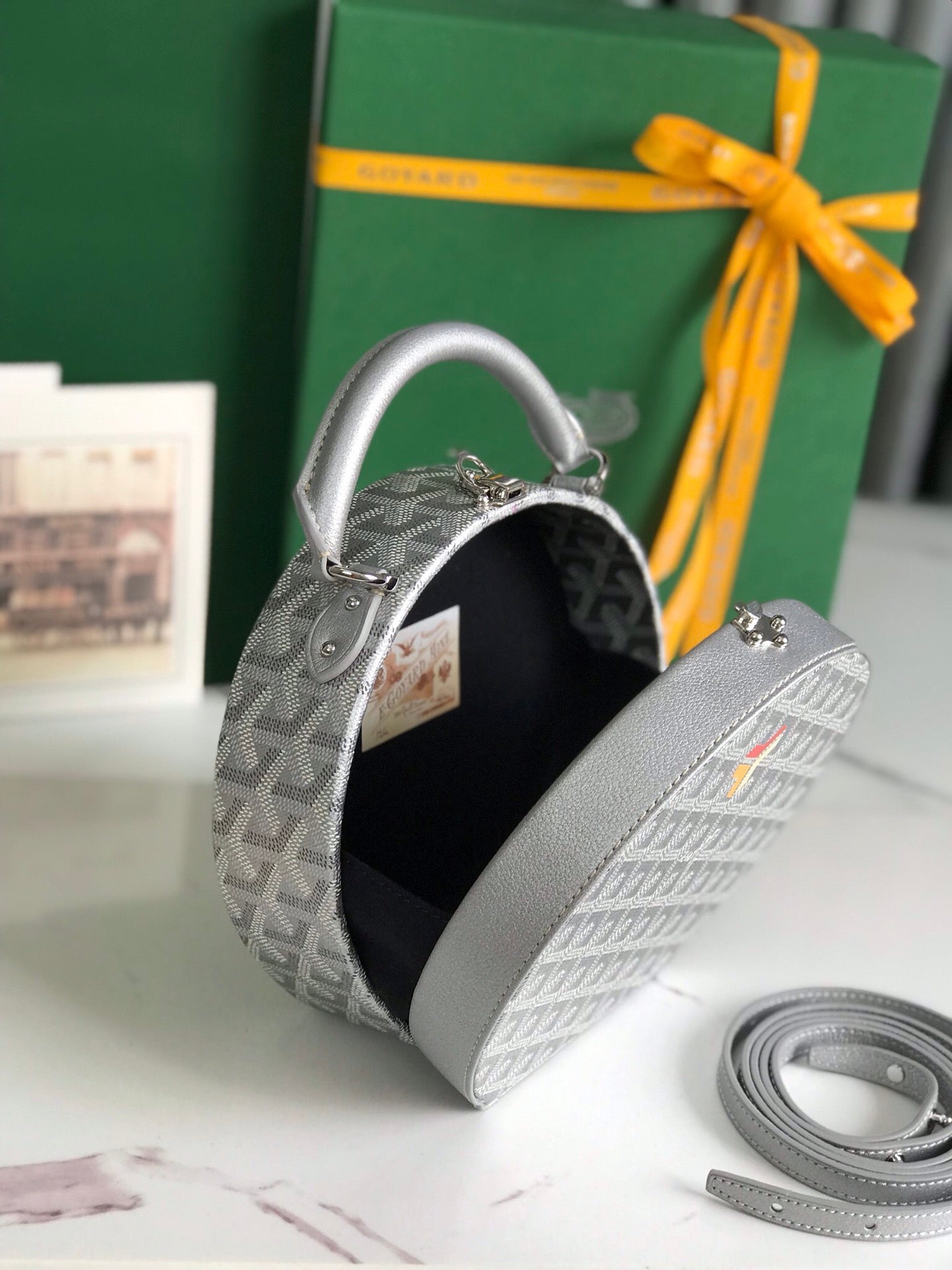 BOLSO BAÚL SOMBRERERA ALTO 18 EN LONA GOYARDINE GRIS