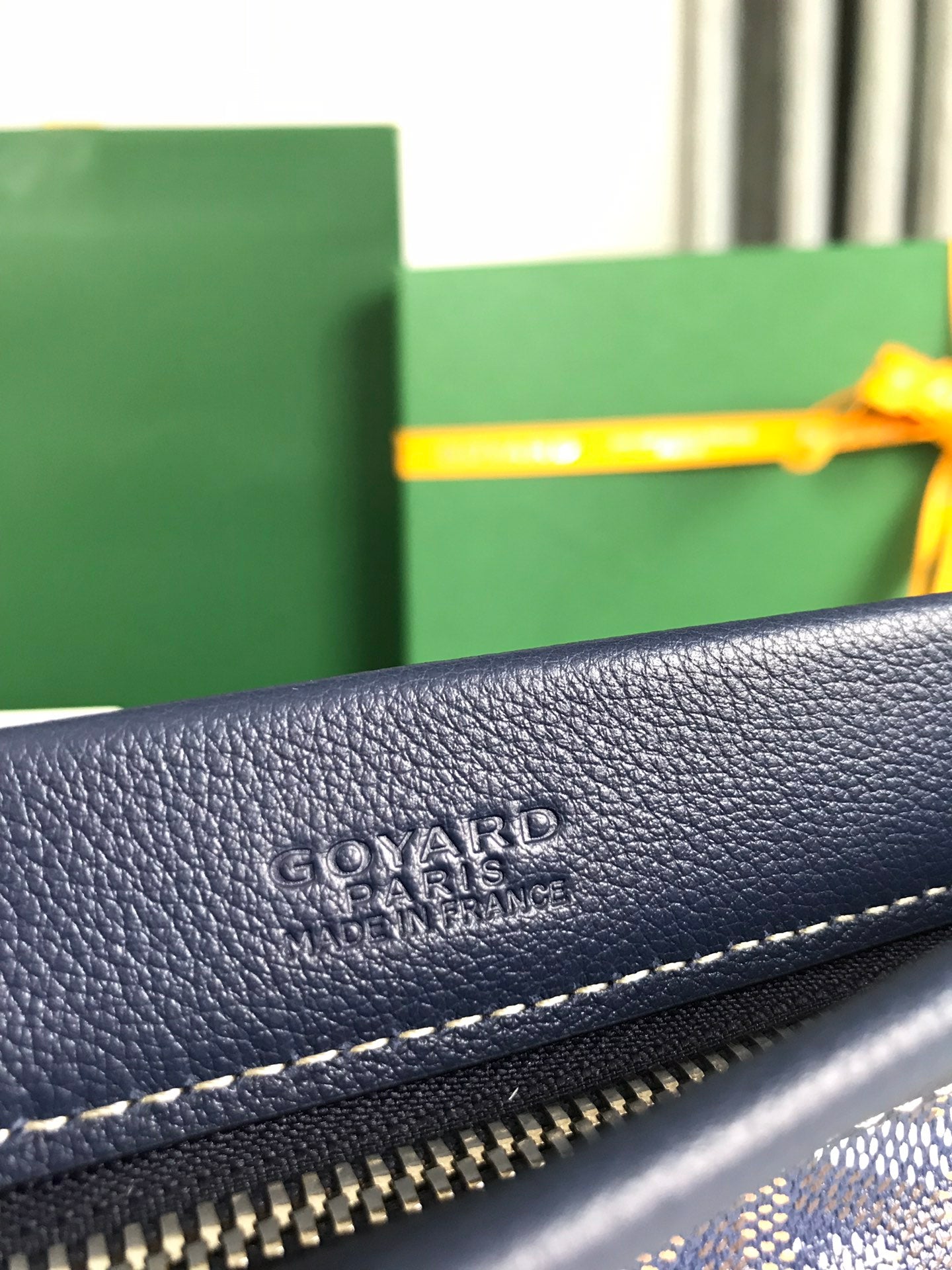 BOLSA CONTI 24 EN PIEL DE CORDERO AZUL MARINO Y LONA GOYARDINE