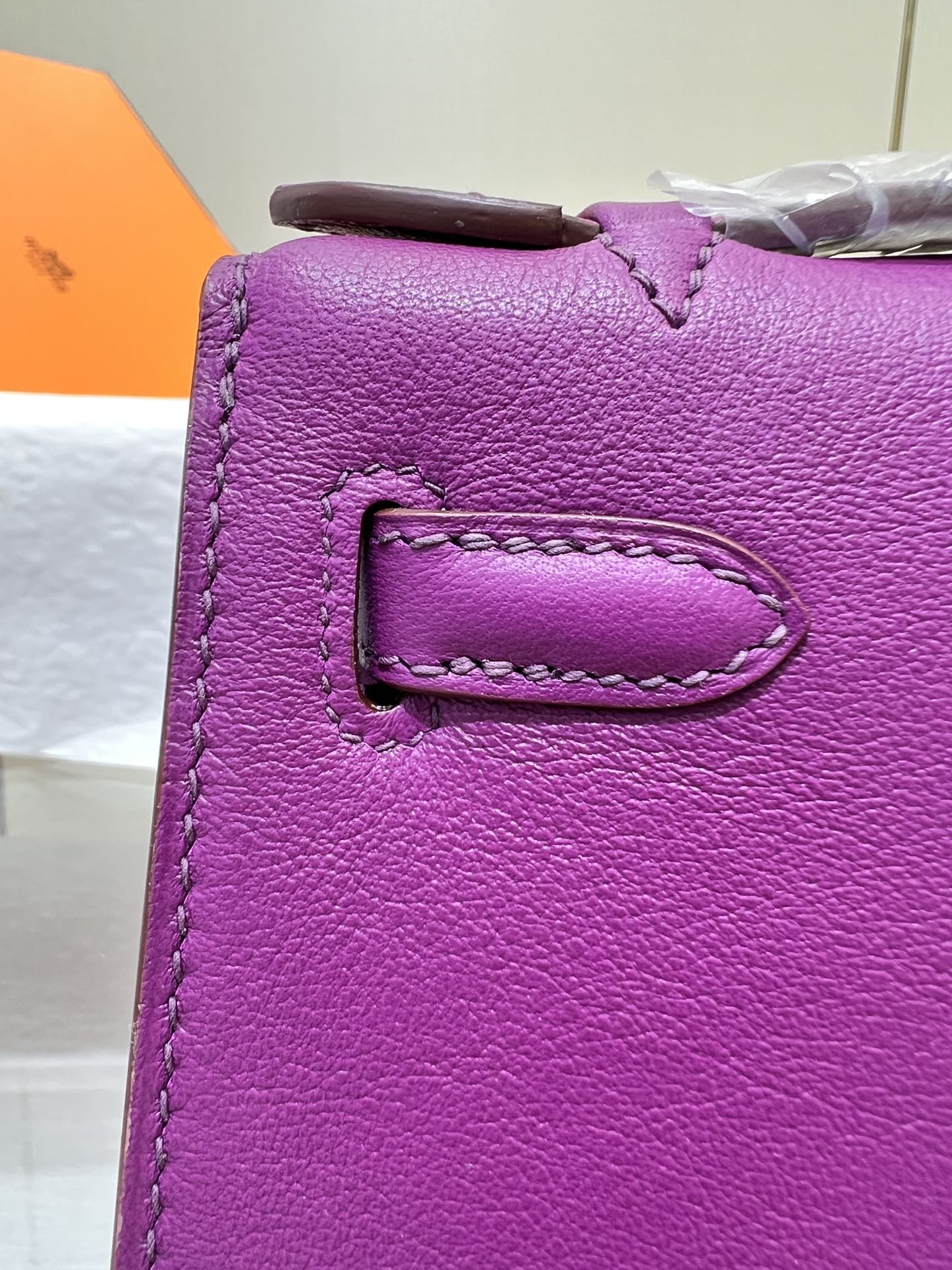 BOLSO DE POCHETTE HM KELLY 22 CM PÚRPURA SWIFT HERRAJES DE PLATA