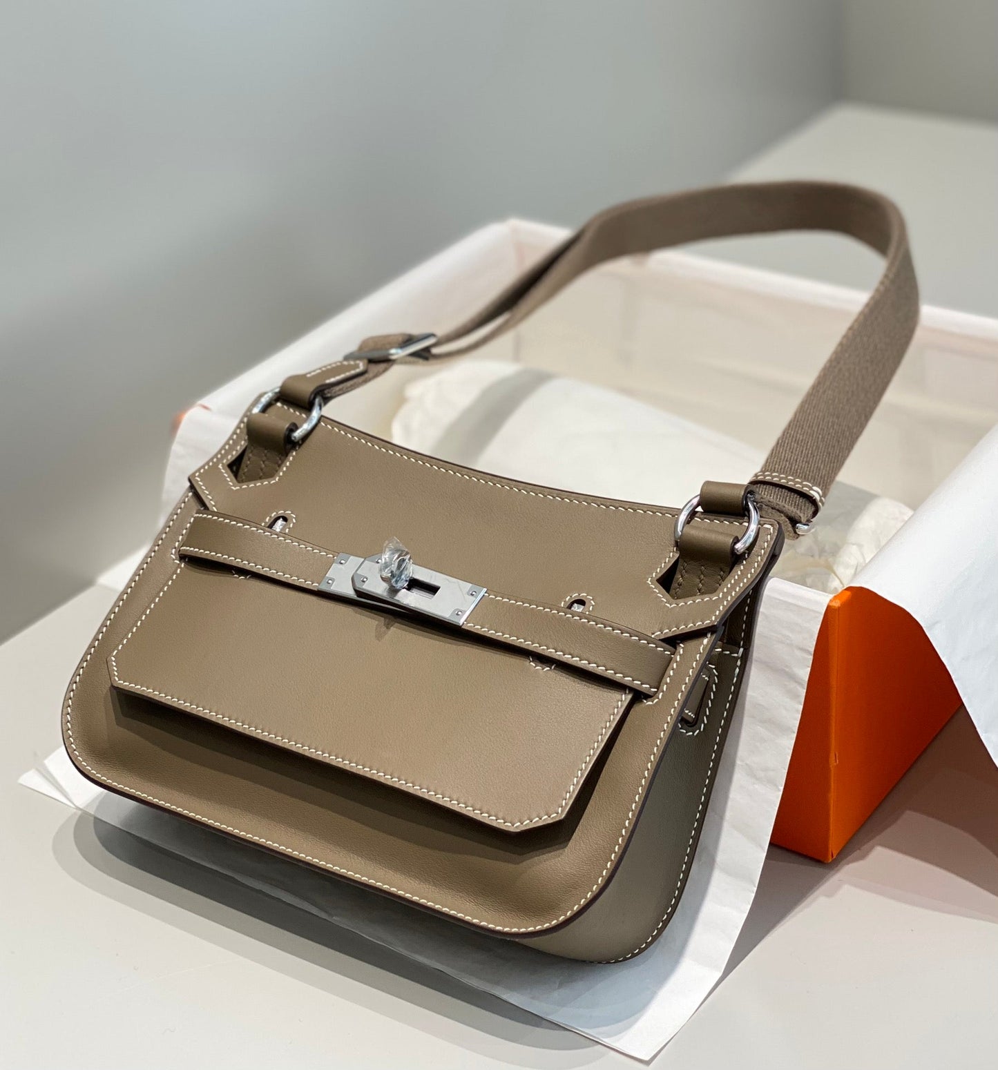 BOLSO BANDOLERA KELLY 23CM JYPSIERE DE PIEL MARRÓN SHW