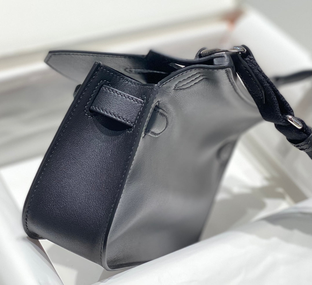 BOLSO BANDOLERA KELLY 23CM JYPSIERE DE PIEL NEGRA SHW
