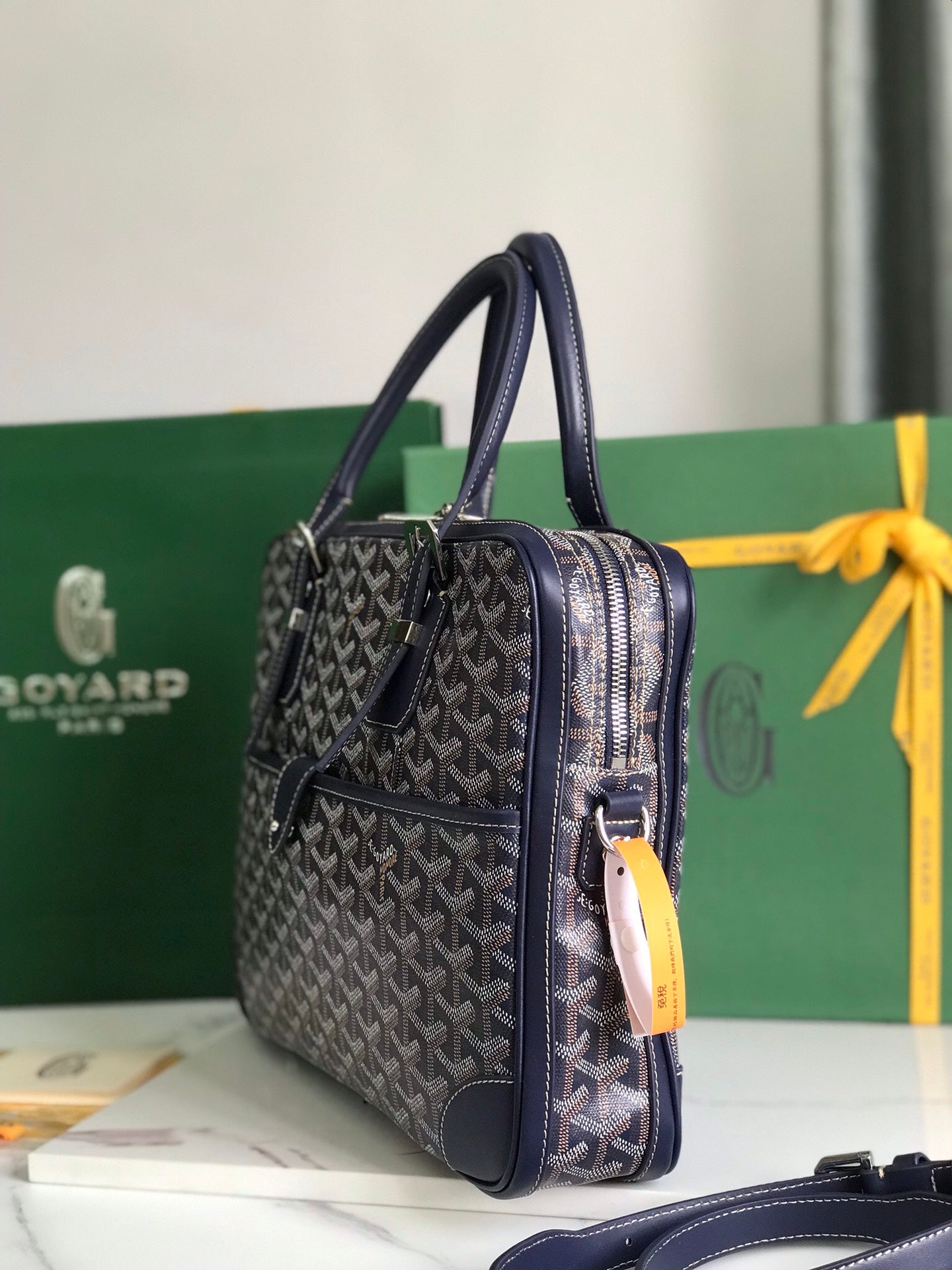 ESTUCHE PARA DOCUMENTOS AMBASSADE 35 EN LONA GOYARDINA AZUL MARINO